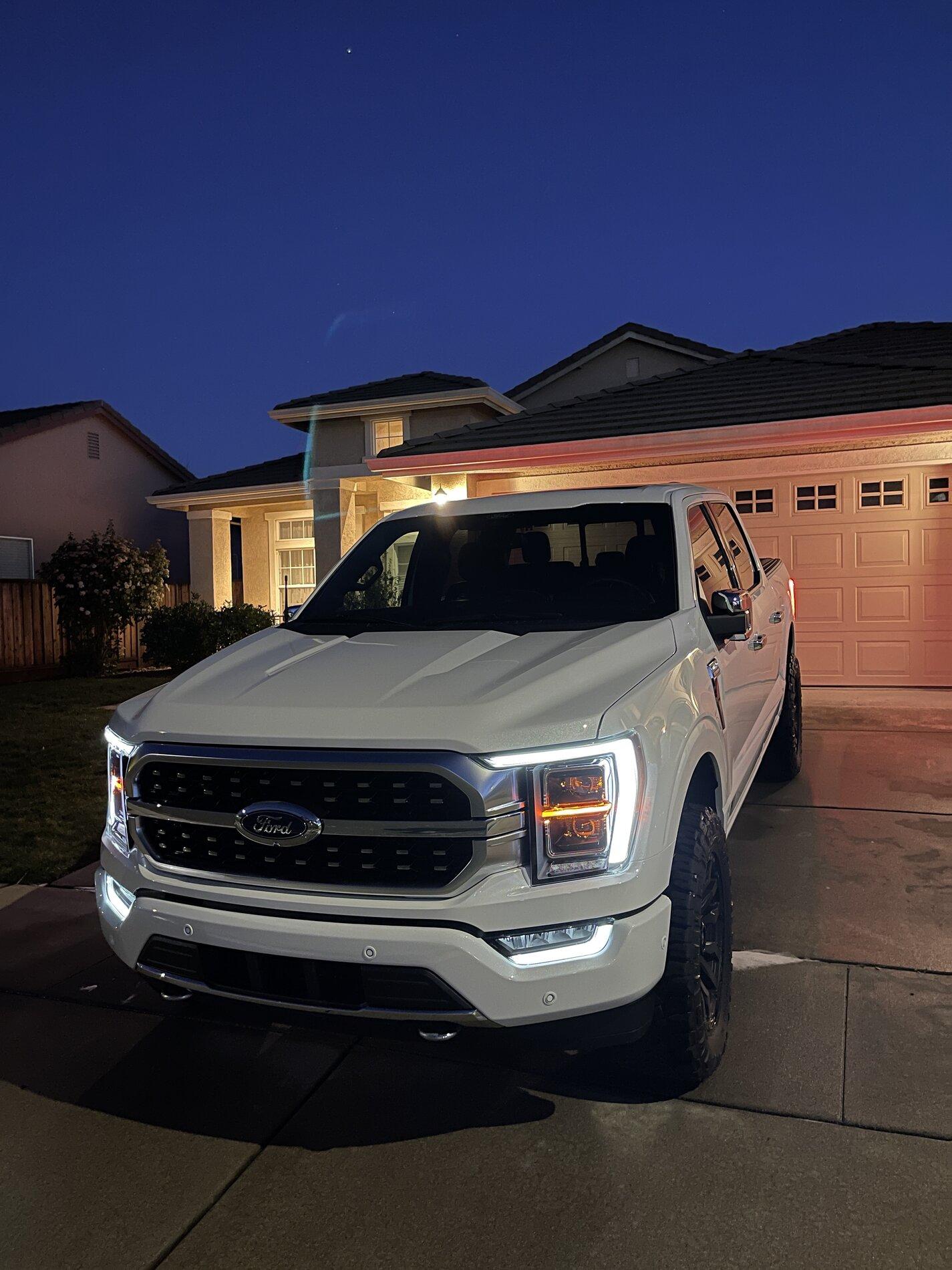 Ford F-150 Lightning 2021 F-150 Platinum Star White 01BBAE54-3D54-4B5F-87E5-D7F61D44B3C6