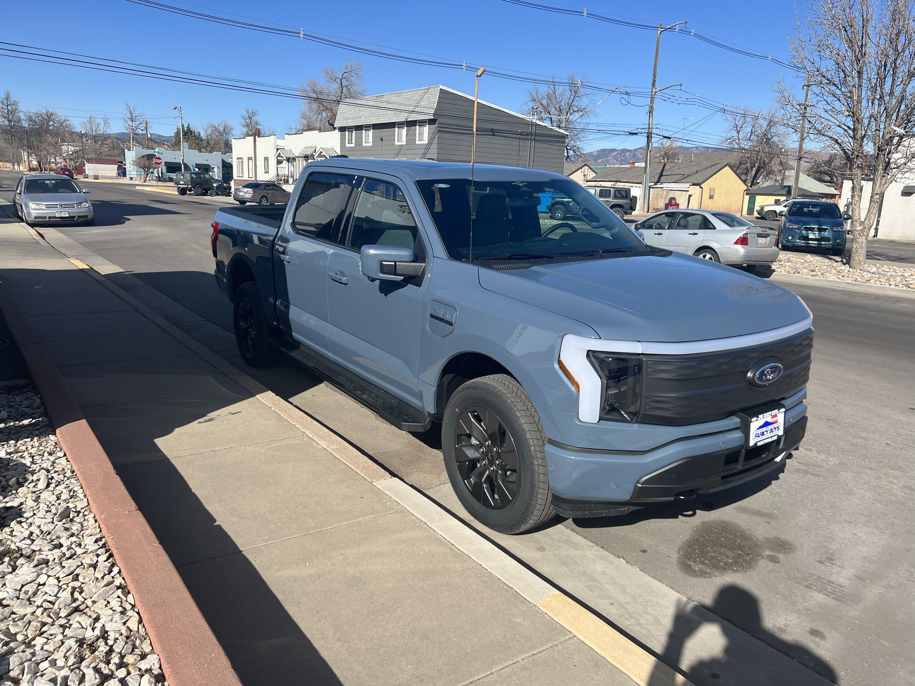 Ford F-150 Lightning ✅ 12/12 Lightning Build Week Group (MY2023) 08306CF3-399B-40A1-8E0C-3513574791C1