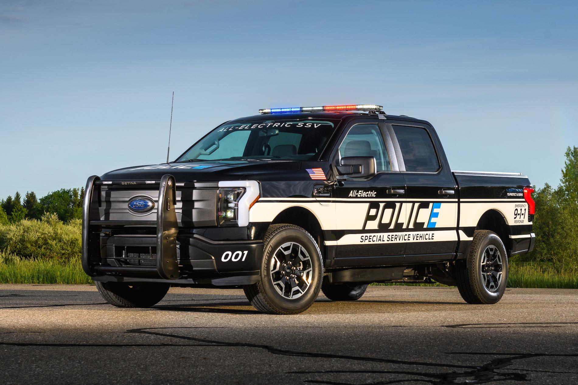 Ford F-150 Lightning Ford Unveils 2023 F-150 Lightning PRO SSV Electric Police Truck 150-lightning-pro-ssv-electric-police-truck-6-jpe