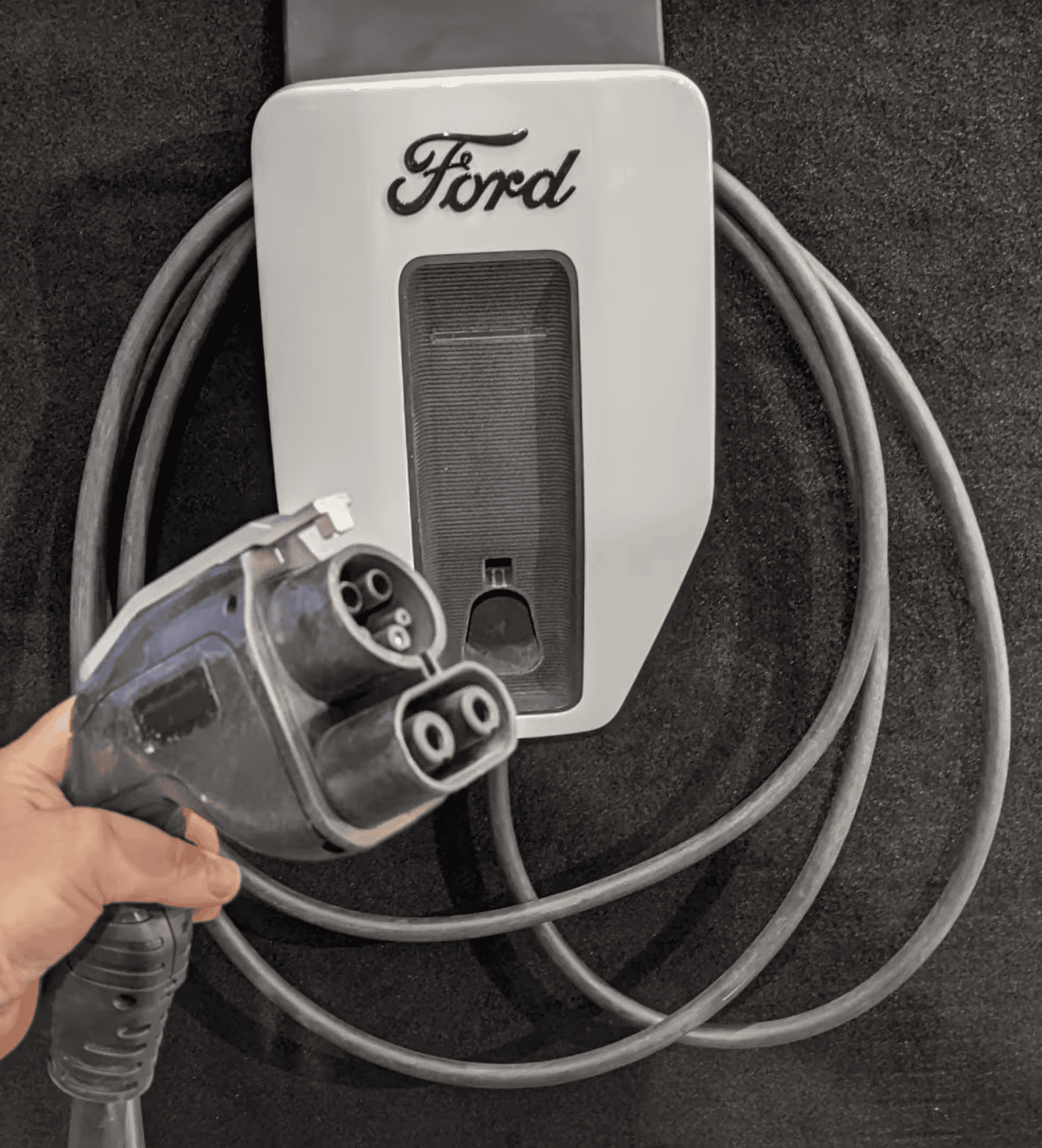 Ford F-150 Lightning Charging the F-150 Lightning: Everything You Need To Know [Video] 1642000399298