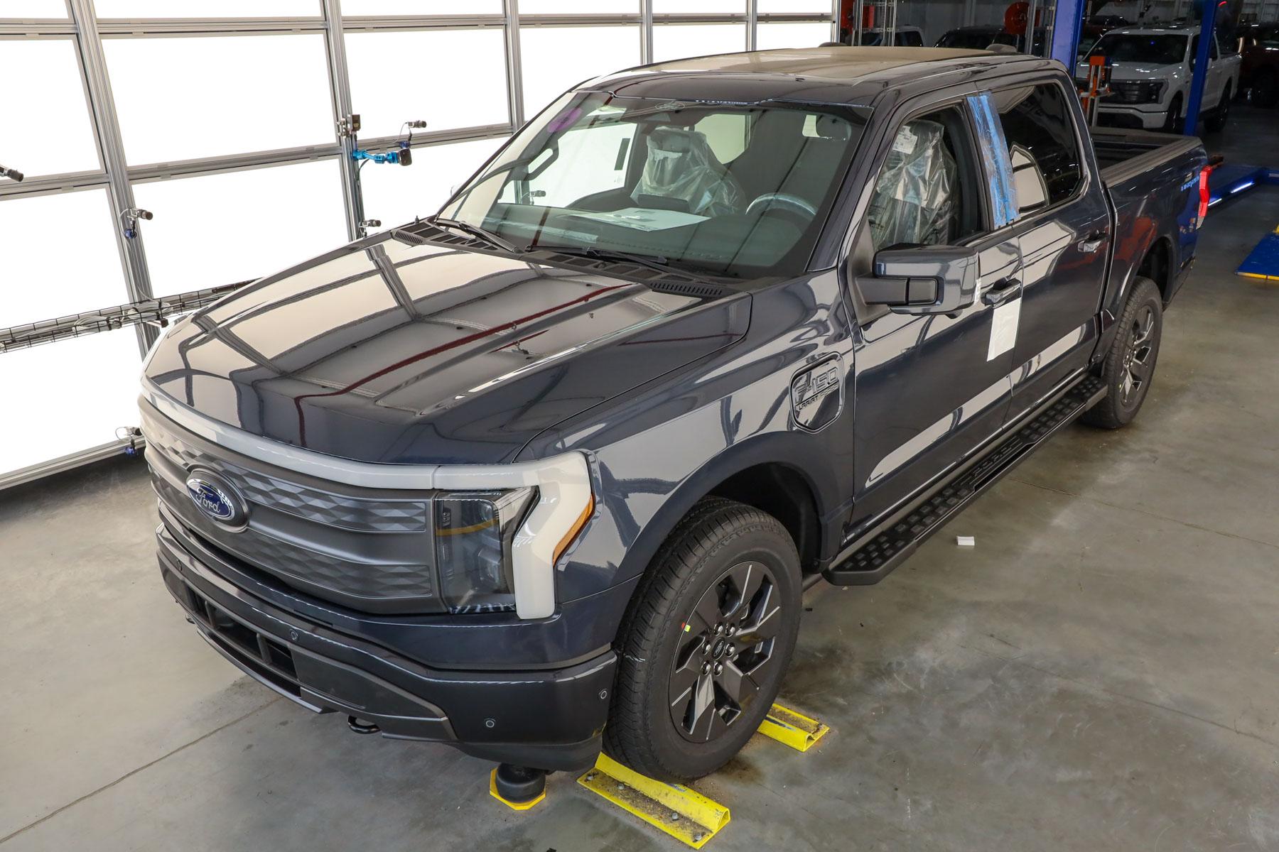 Ford F-150 Lightning ✅ 4/25 Lightning Build Week Group 1657207193926