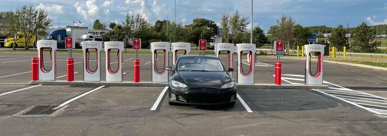 Ford F-150 Lightning First Tesla Supercharger with ‘Magic Dock’ CCS Adapter for non-Tesla electric cars spotted in the US. Charges up a Rivian 1677685573116