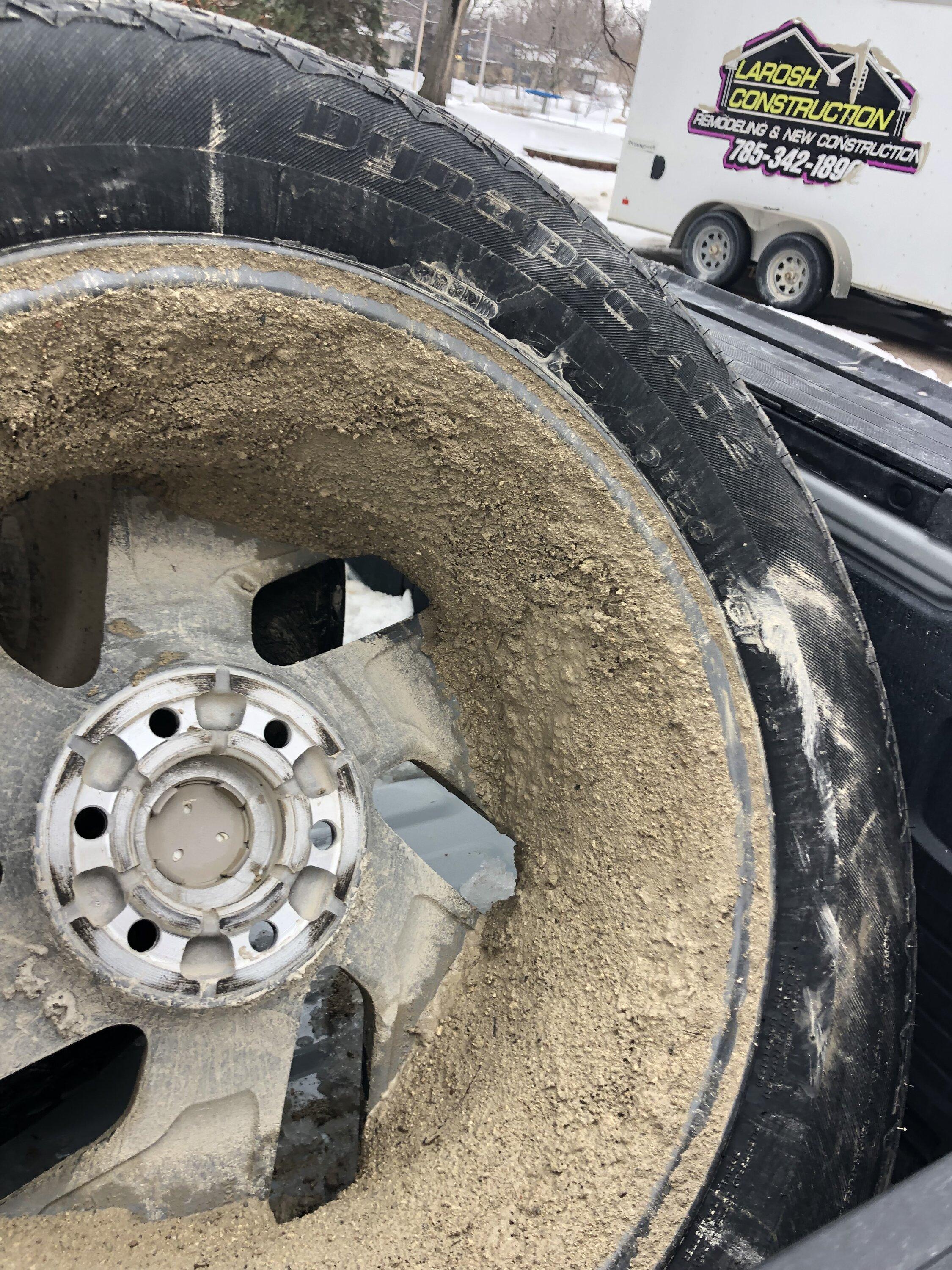 Ford F-150 Lightning Trouble w/ 20" Lariat rims getting out of balance in snow/mud/ice 1706324574356