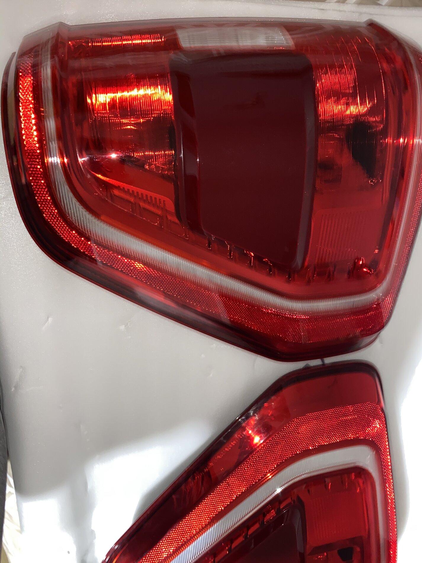 Ford F-150 Lightning 2021 Ford f 150 halogen taillights w/blis 2007174B-2DAB-4267-95A7-64ABE8D1A965