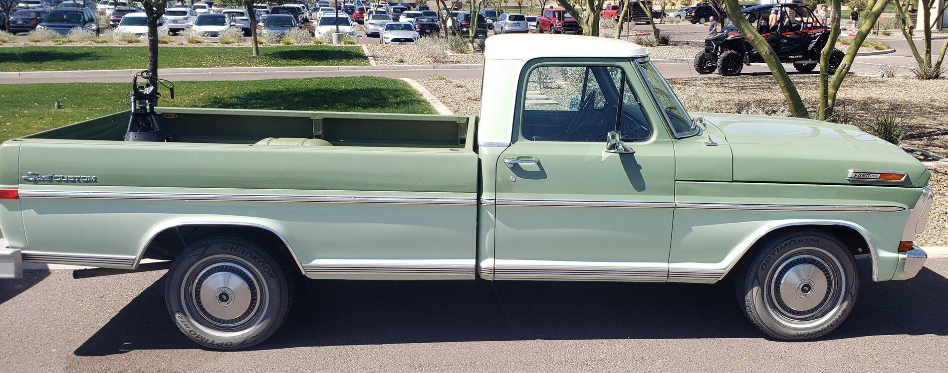 Ford F-150 Lightning Old School F-100 2021-03-19 13.39.25