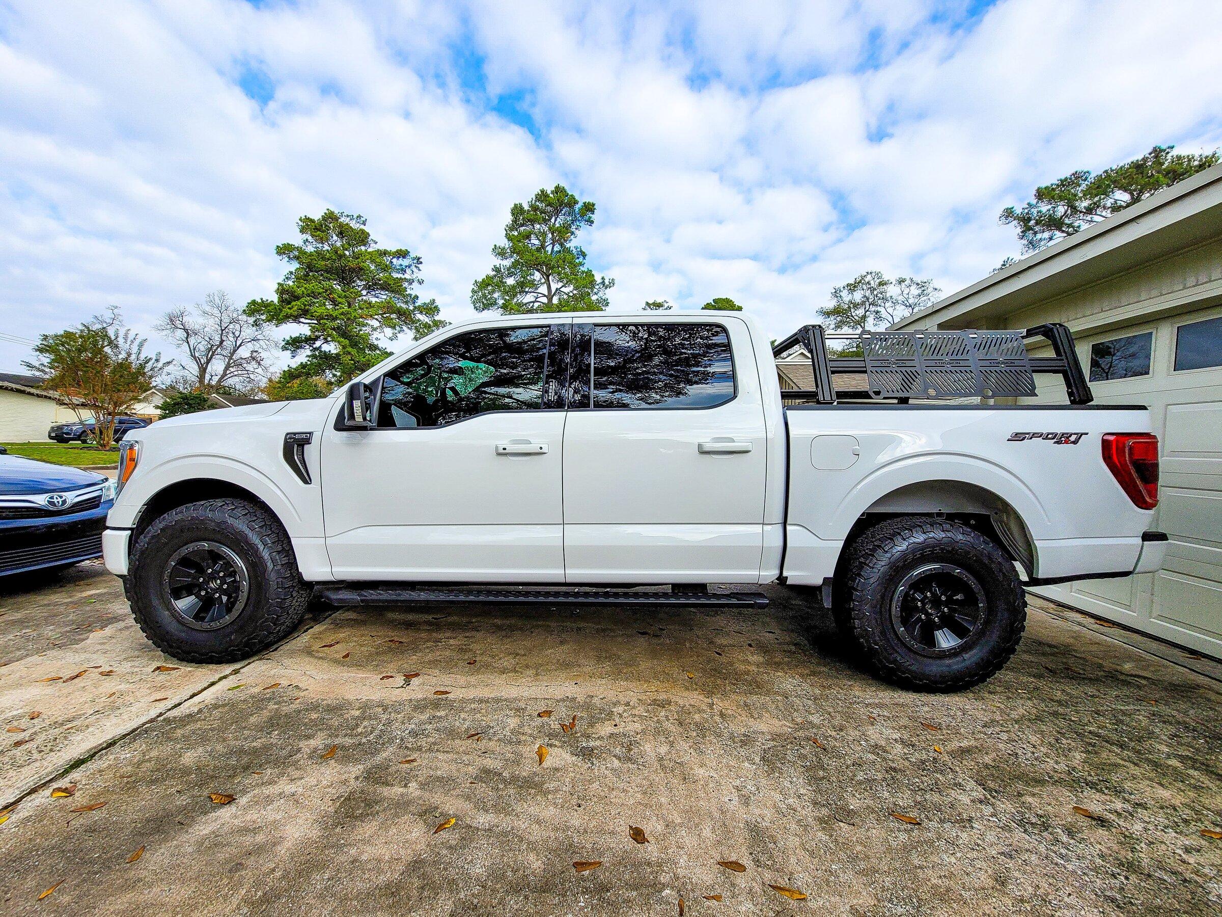 Ford F-150 Lightning Raptor Wheels installed on Stock 2021 XLT Sport 4X4 - and then leveled 20211226_094956