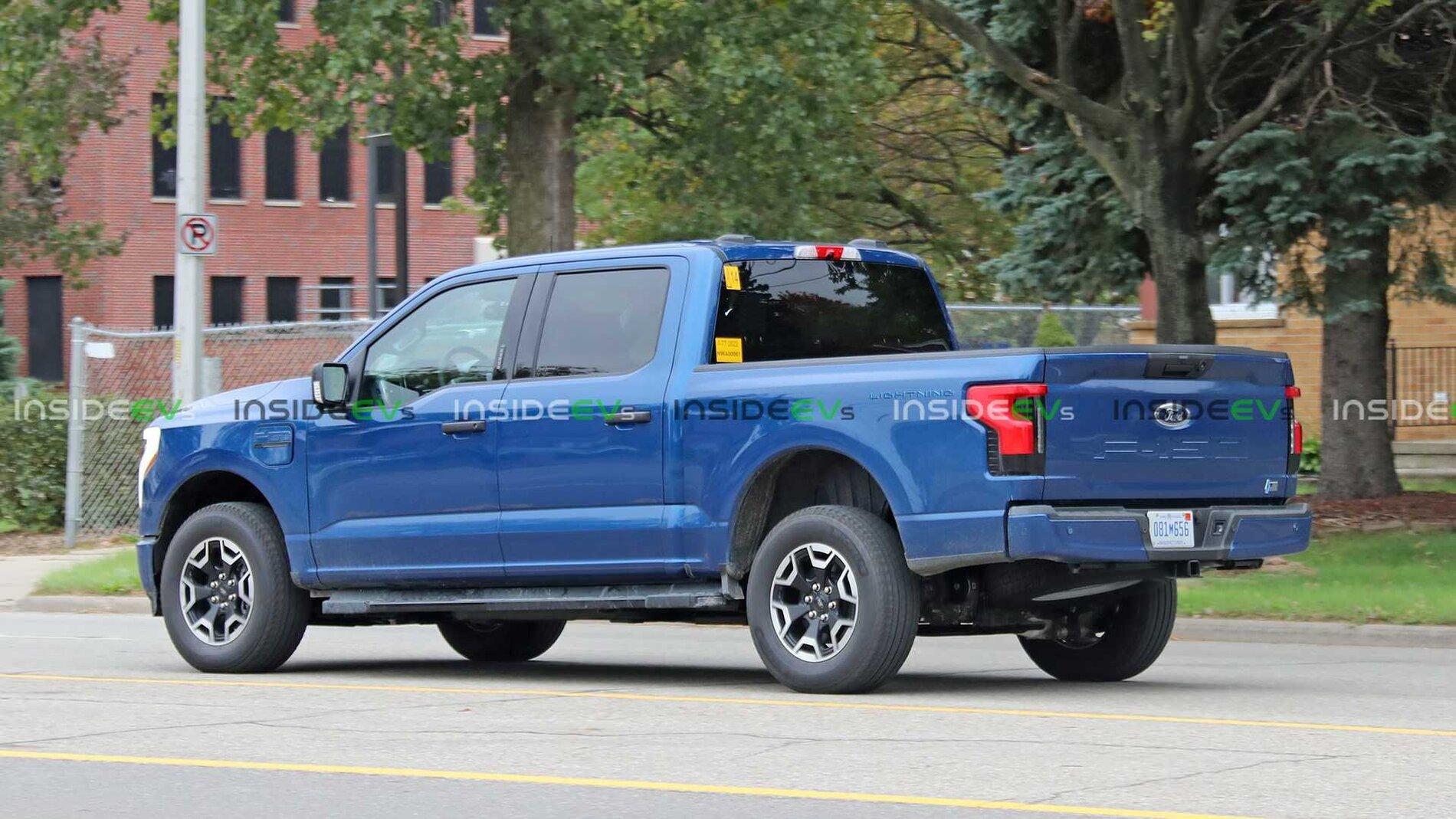 Ford F-150 Lightning ATLAS BLUE F-150 Lightning Photos & Club 2022 F-150 Lightning Atlas Blue 4