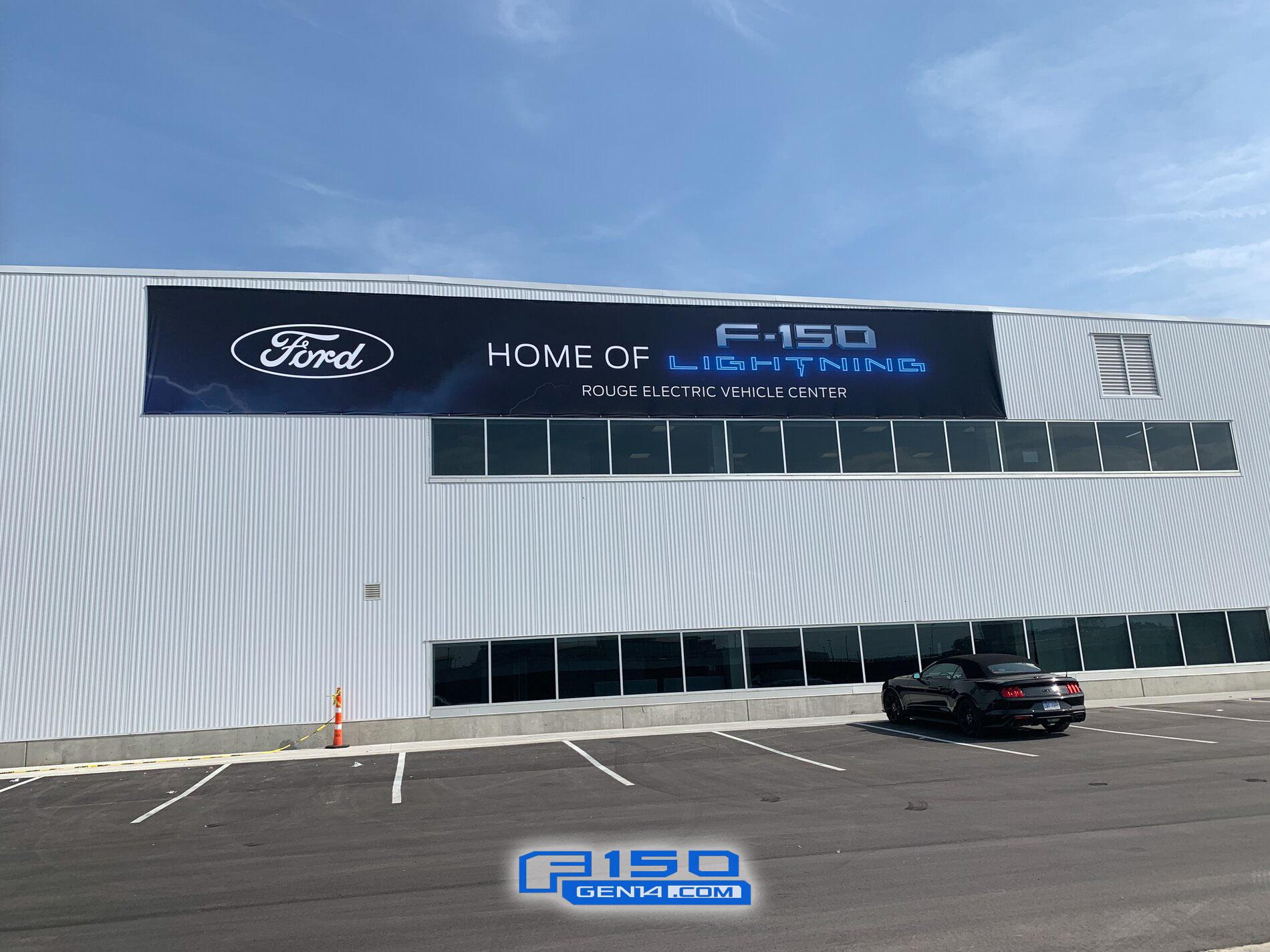 Ford F-150 Lightning Answers & Pics From F-150 Lightning Event &  Product Experts 2022 F-150 Lightning Pickup Event 14