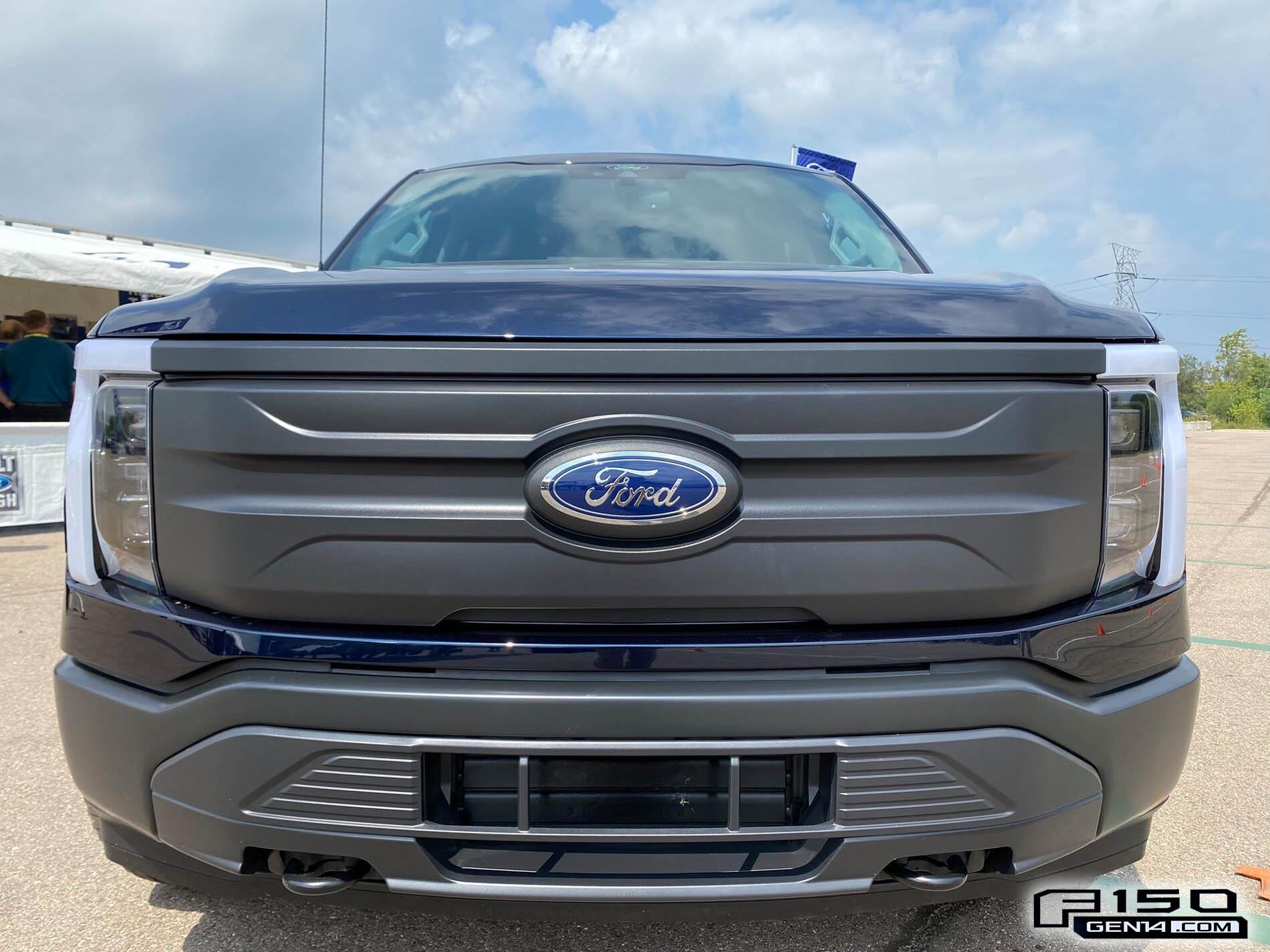 Ford F-150 Lightning ANTIMATTER BLUE F-150 Lightning Photos & Club 2022 F-150 Lightning PRO Antimatter Blue Metallic PIckup 10
