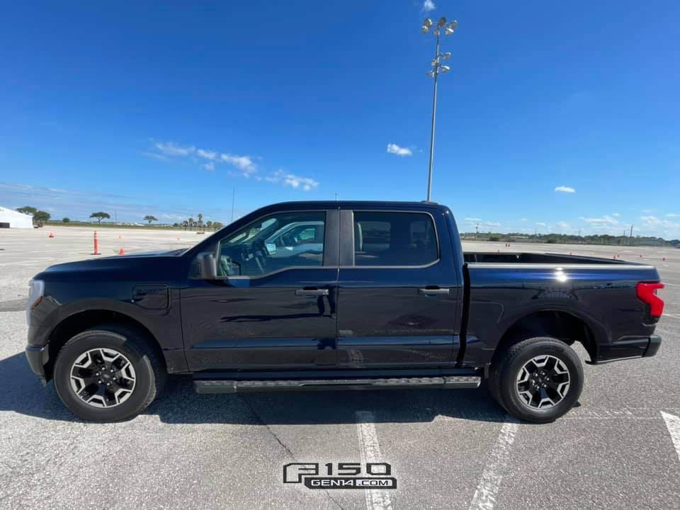 Ford F-150 Lightning ANTIMATTER BLUE F-150 Lightning Photos & Club 2022 F-150 Lightning PRO Antimatter Blue Metallic PIckup 3