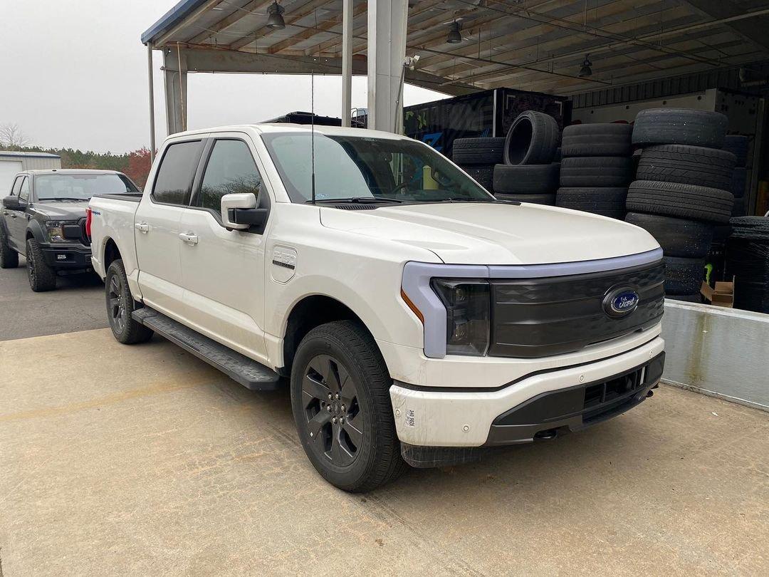 Ford F-150 Lightning OXFORD WHITE F-150 Lightning Photos & Club 2022 F150 Lightning Oxford White 1