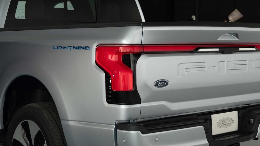 Ford F-150 Lightning ? Studio pics of the F-150 Lightning Electric Pickup 2022-Ford-F-150-Lightning-taillight