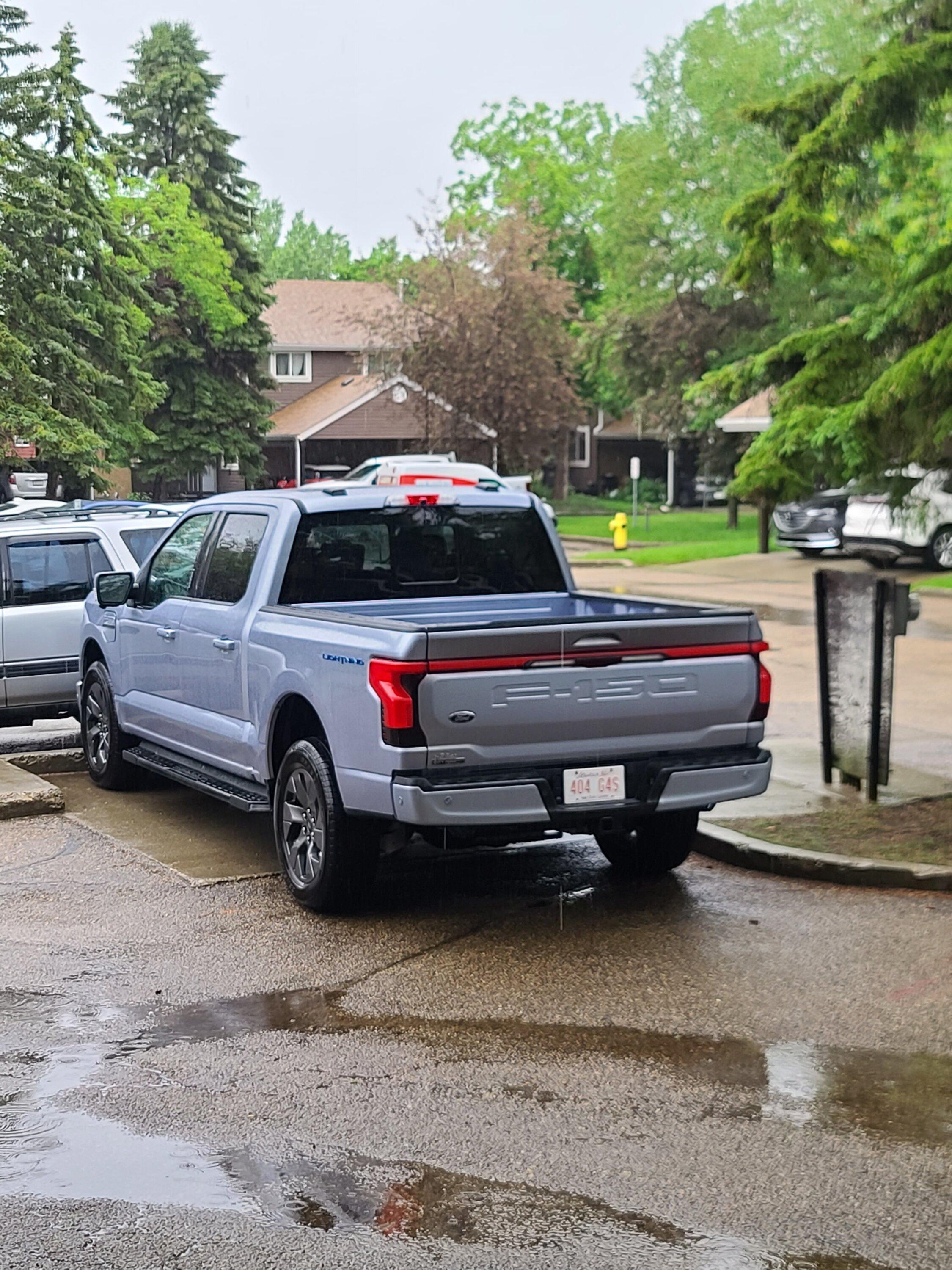 Ford F-150 Lightning ✅ 4/18 Lightning Build Week Group 20220622_162846