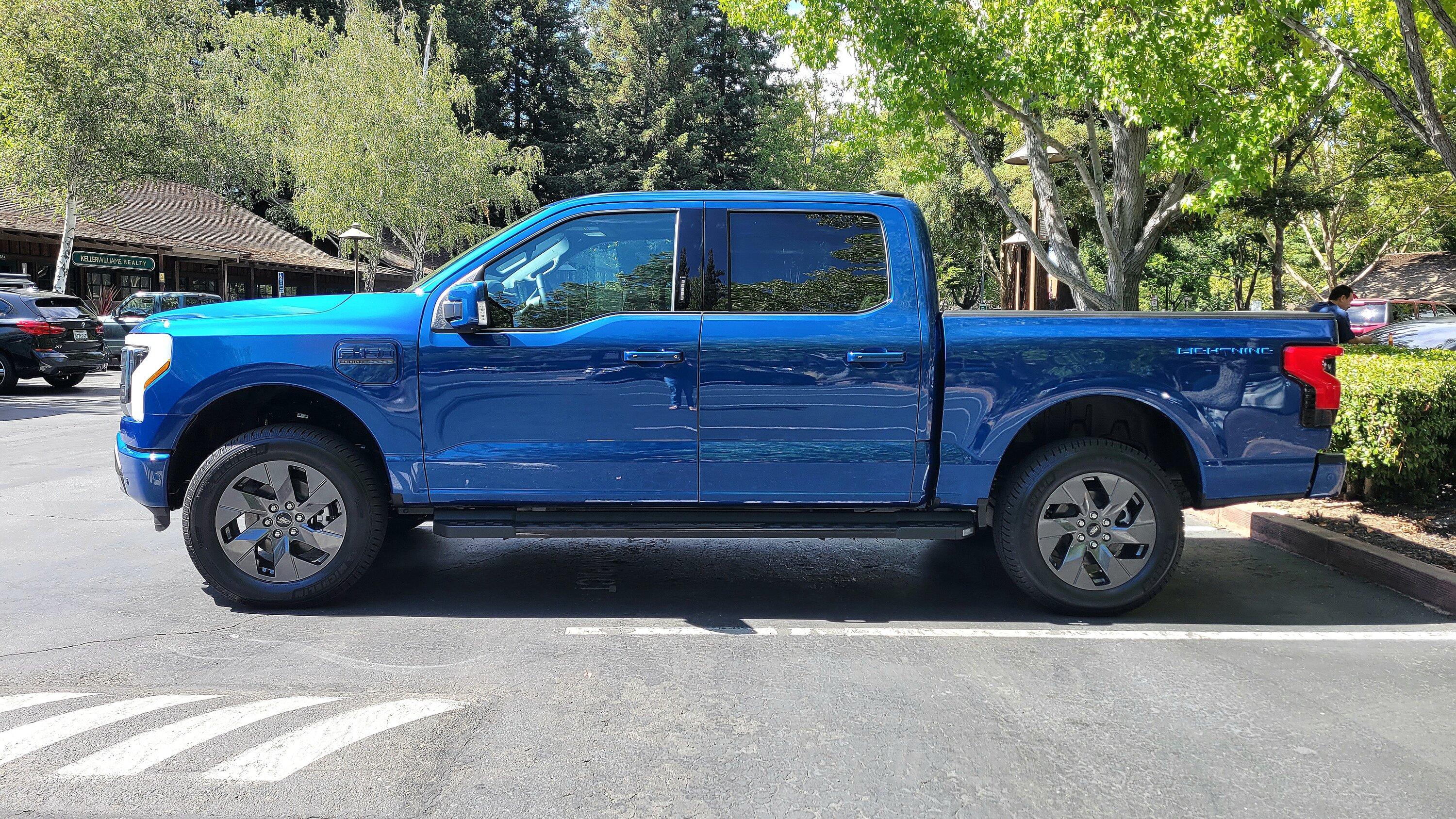 Ford F-150 Lightning readylift level, stock wheels? 20220805_153842