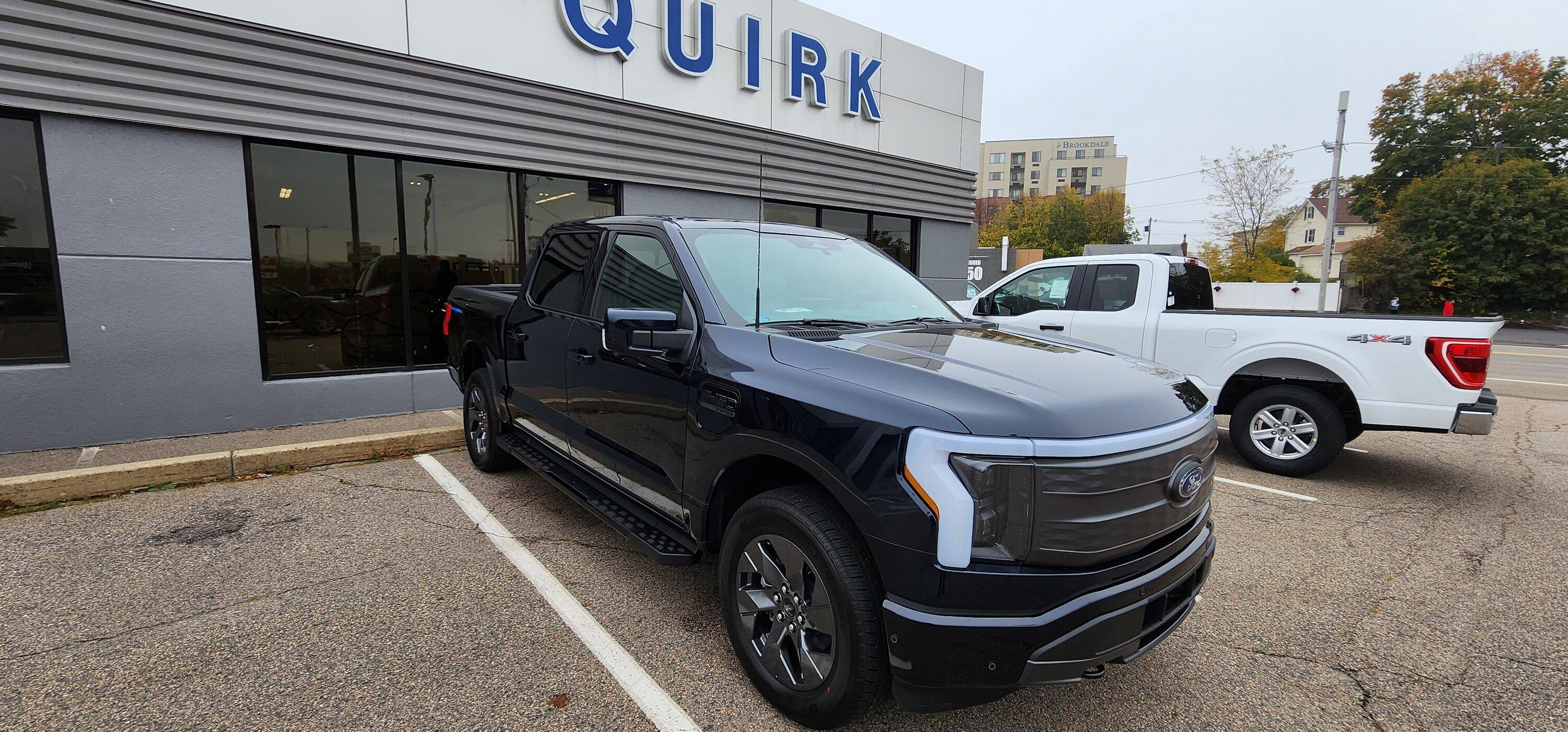 Ford F-150 Lightning ✅ 9/05 Lightning Build Week Group 20221025_144246