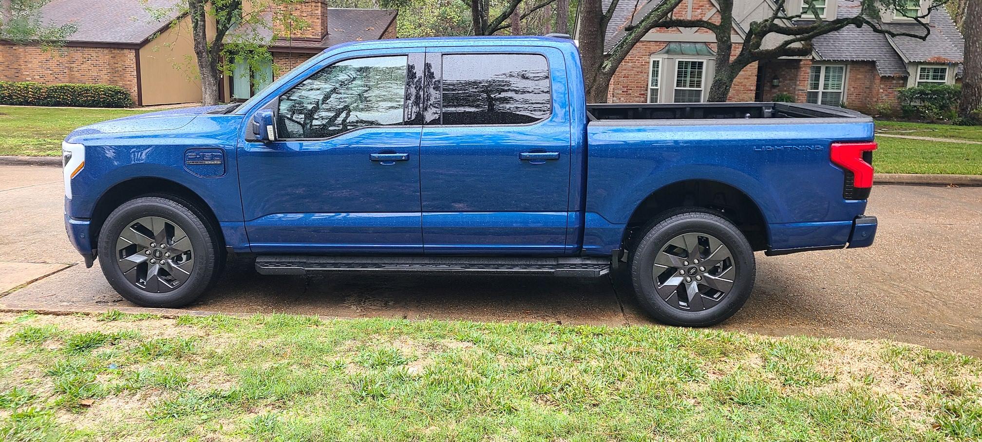 Ford F-150 Lightning FS - 2022 F-150 Lightning Lariat Extended Range (Atlas Blue) - $71,000 20221219_140203