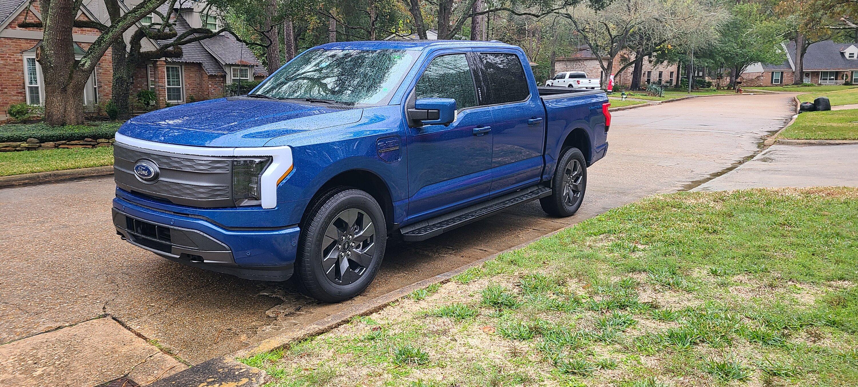 Ford F-150 Lightning FS - 2022 F-150 Lightning Lariat Extended Range (Atlas Blue) - $71,000 20221219_140212