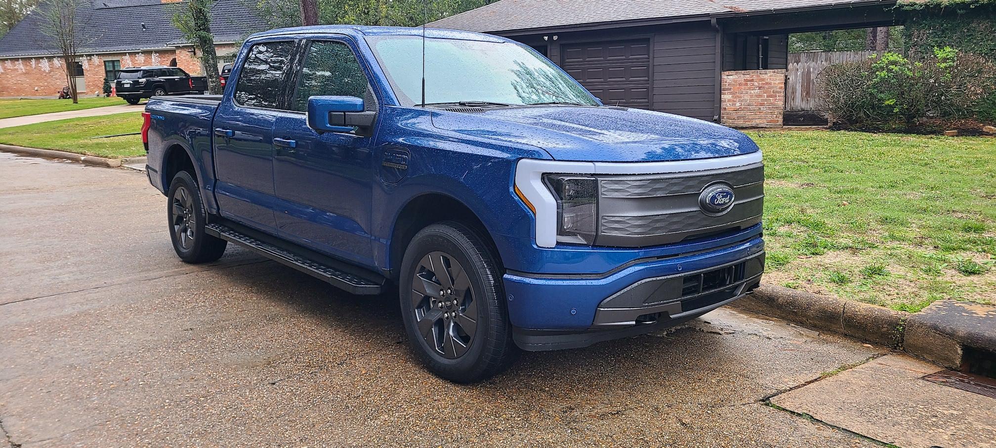 Ford F-150 Lightning FS - 2022 F-150 Lightning Lariat Extended Range (Atlas Blue) - $71,000 20221219_140227