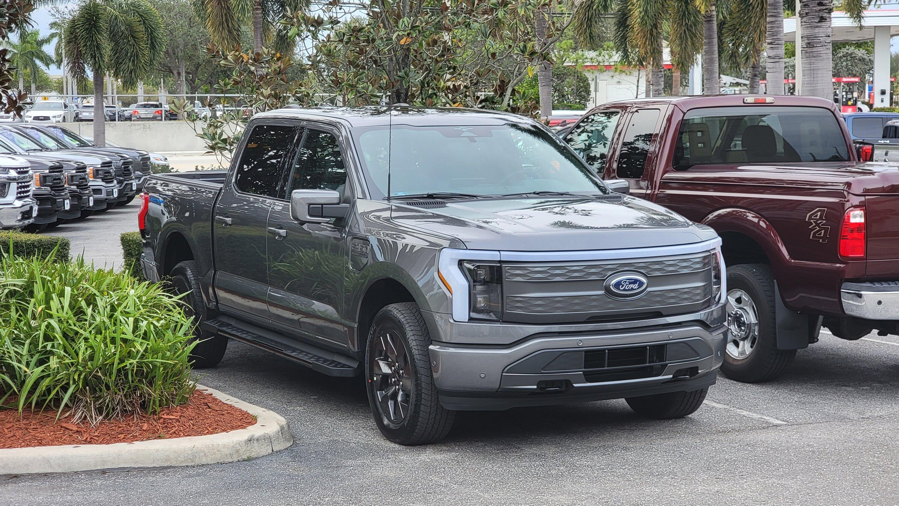 Ford F-150 Lightning ✅ 10/24 Lightning Build Week Group (MY2023) 20221220_162338