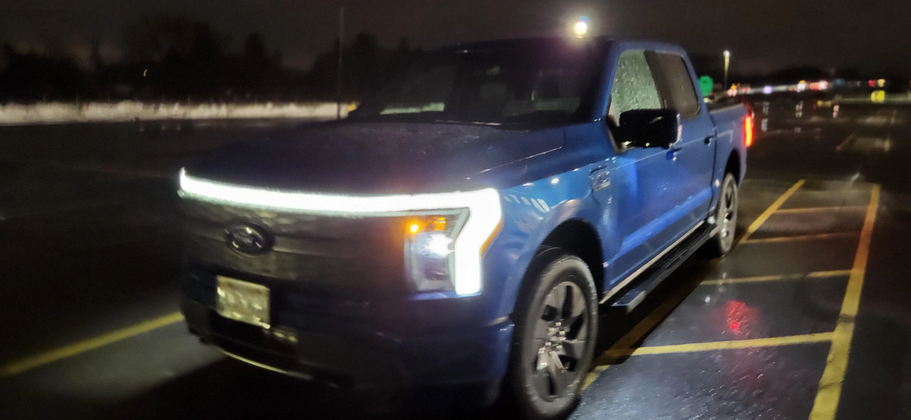 Ford F-150 Lightning ✅ 10/10 Lightning Build Week Group 20221222_194643