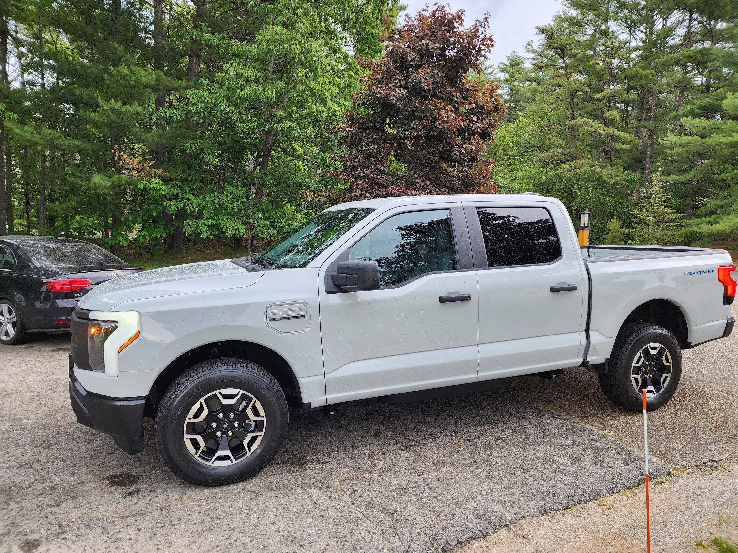 Ford F-150 Lightning ✅ 4/24/2023 Lightning Build Week Group (MY2023) 20230602_151225