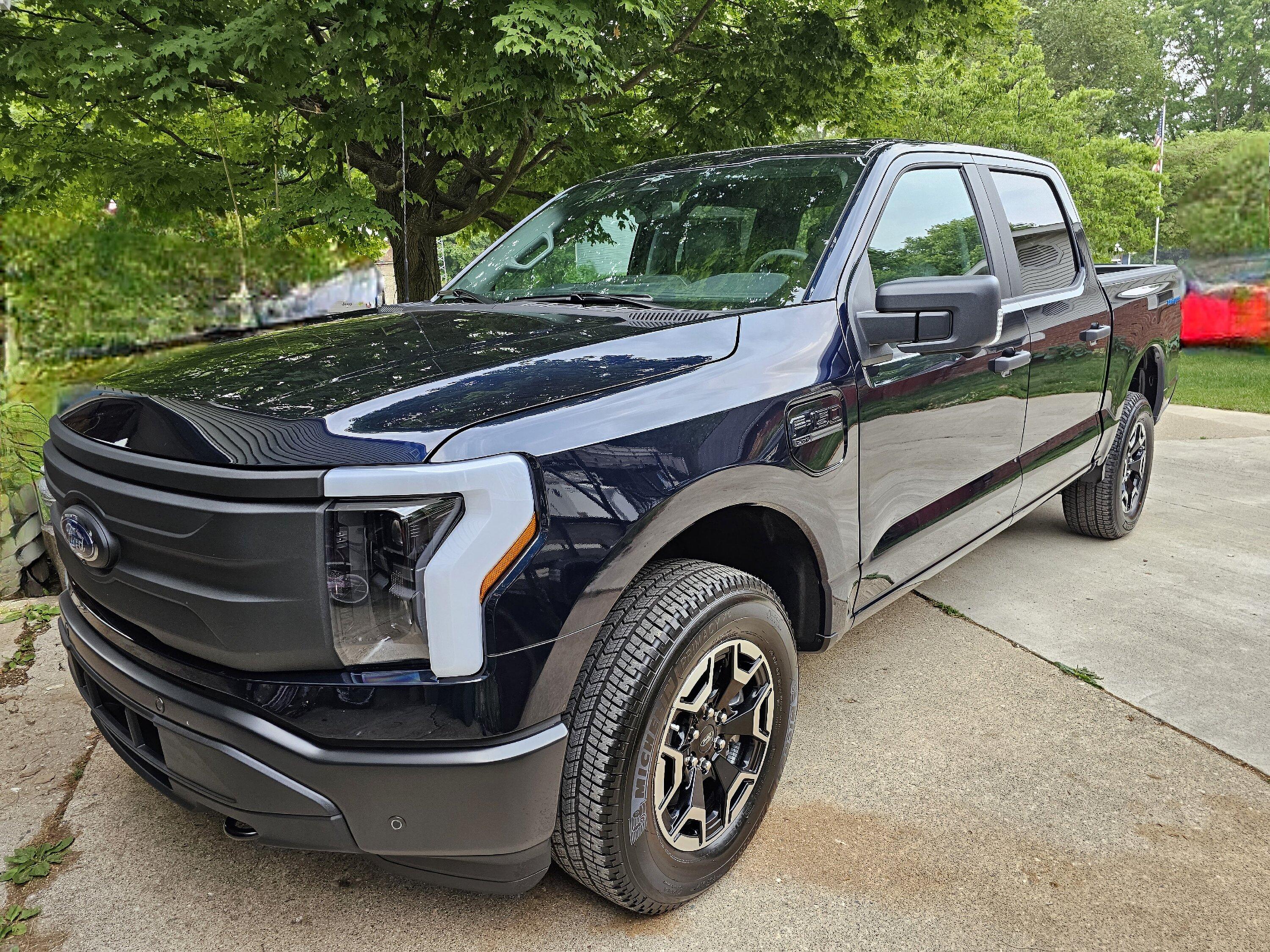 Ford F-150 Lightning ✅ 5/22/2023 Lightning Build Week Group (MY2023) 20230615_205944