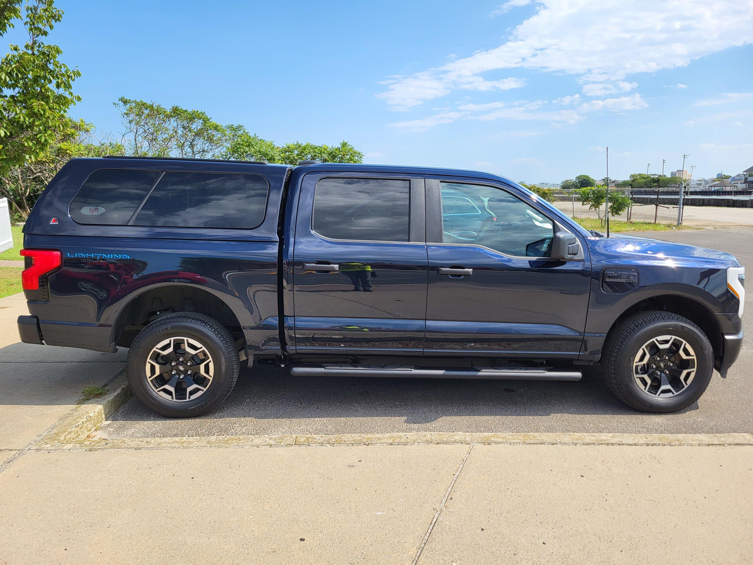 Ford F-150 Lightning 2023 PRO Lightning Antimatter Blue for sale 20230818_105855