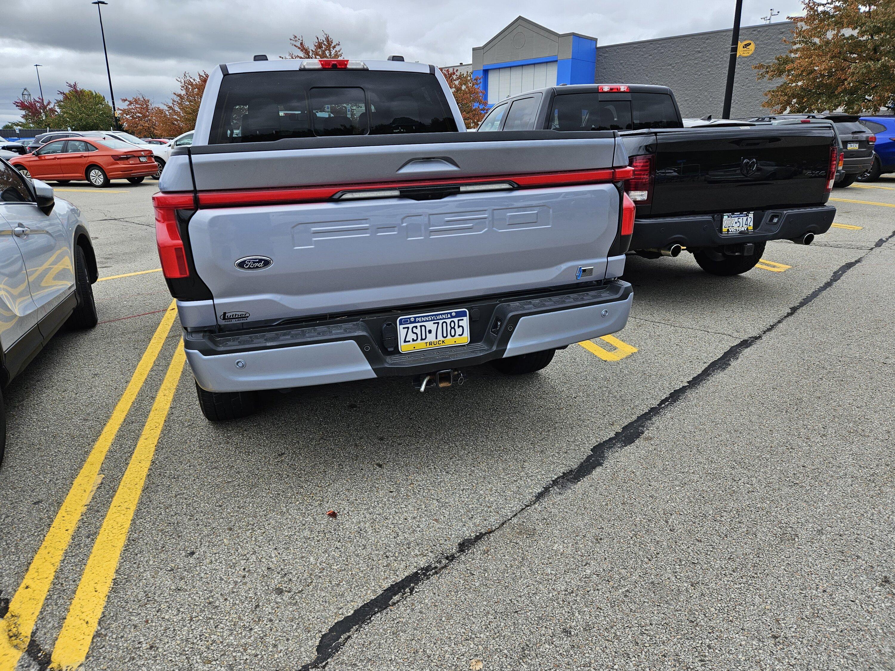 Ford F-150 Lightning YOHB? (You On Here, Bro?): Ice Blue Silver Platinum spotted in Delmont, PA 20230926_161329