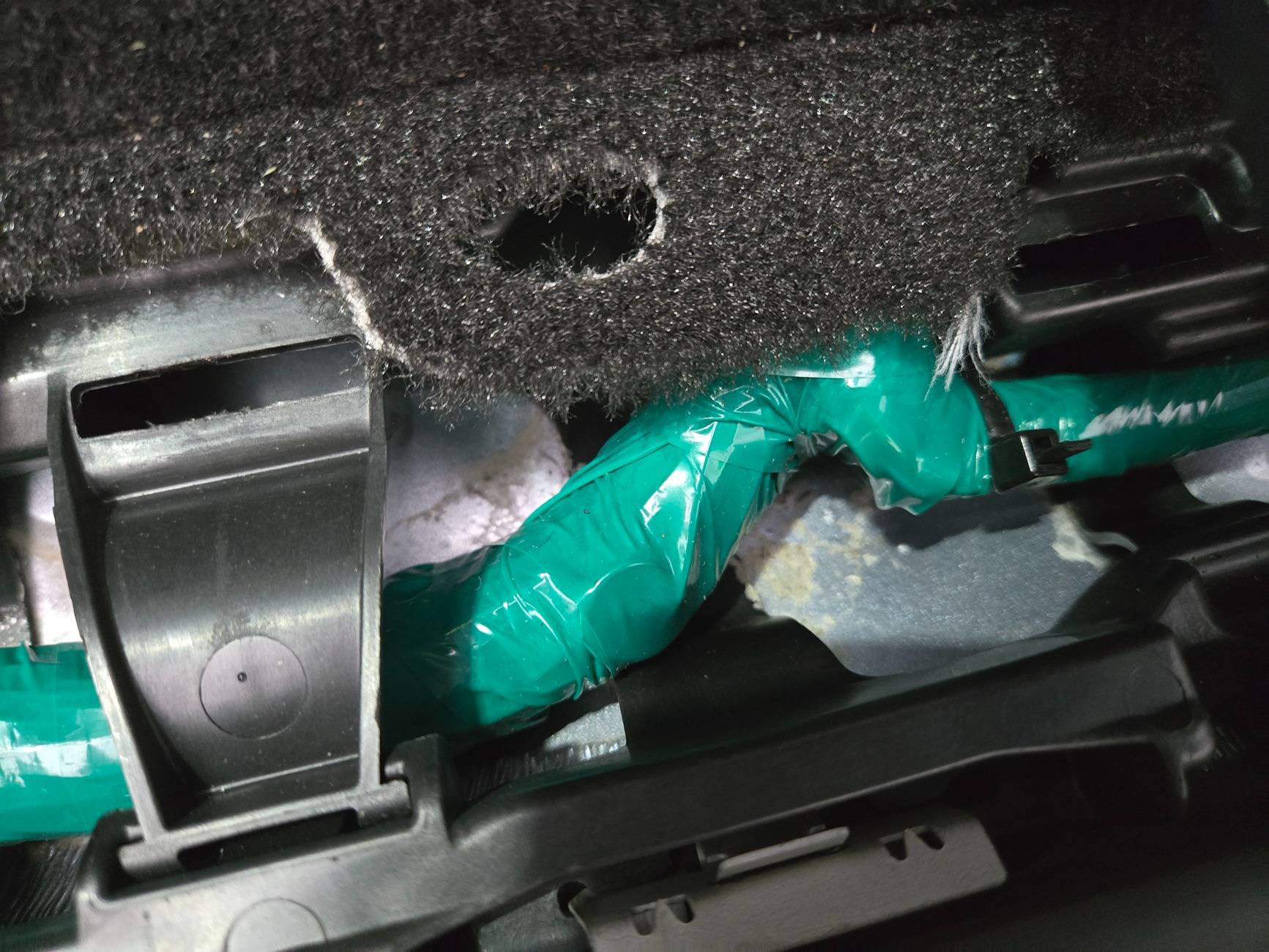 Ford F-150 Lightning PSA: Check under your door sill trim if you live in the rust belt!! 20250427_152130