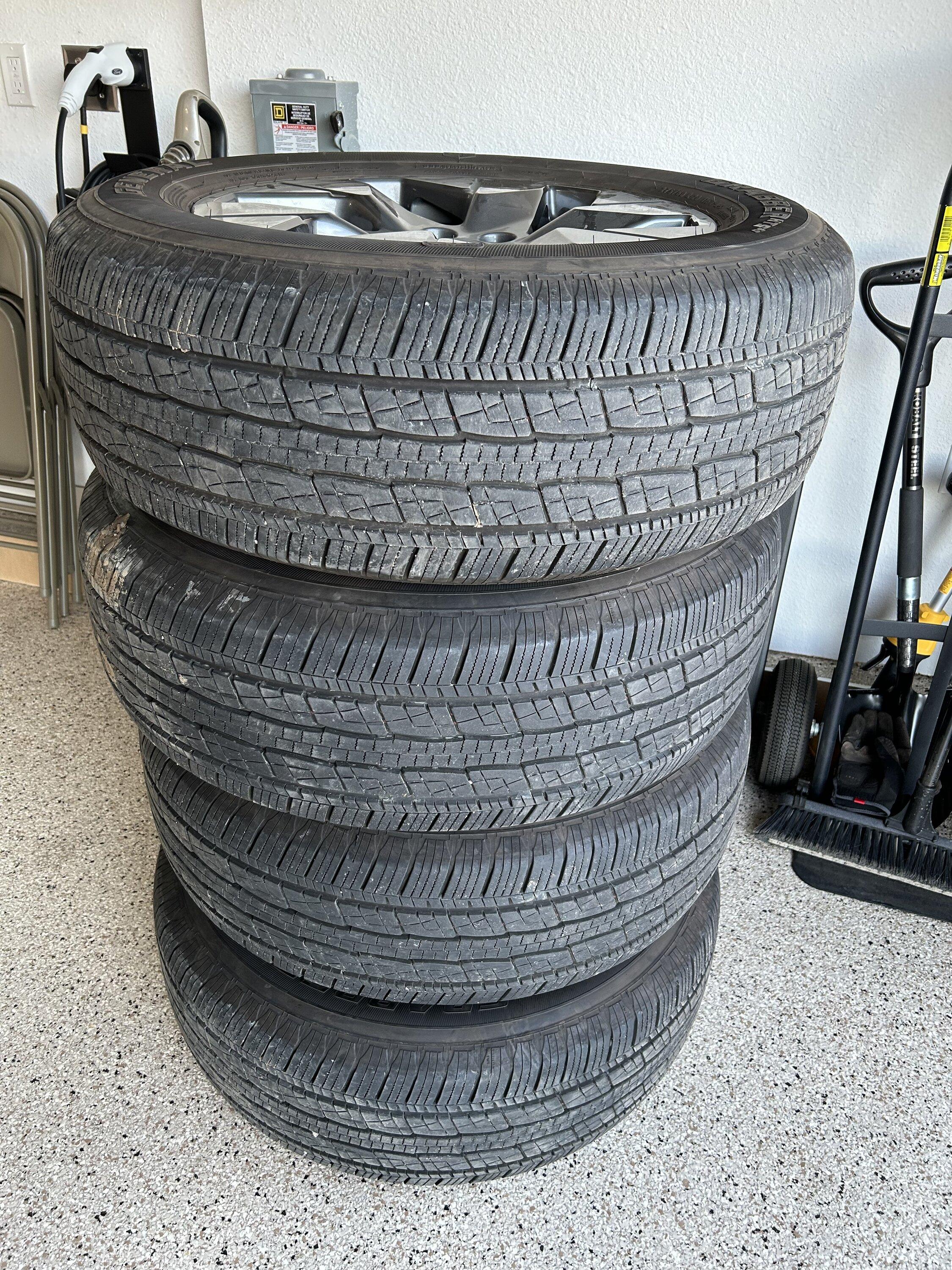 Ford F-150 Lightning NorCal Takeoff's - 20" OEM Gray Lightning Wheels & Tires 220B154A-1A8B-4D9D-B199-F2664327B46F
