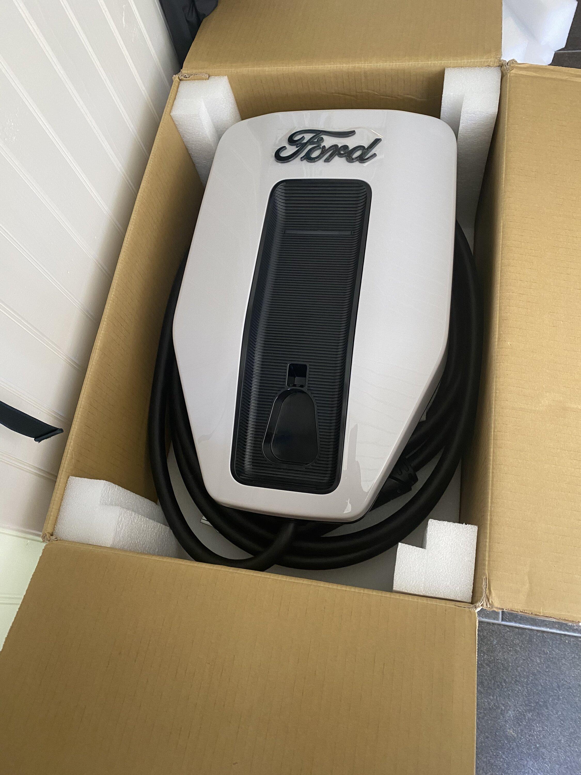 Ford F-150 Lightning Charge Station Pro arrived today 253D24D9-2026-4F26-B7F2-CFB9BCCEC5FD