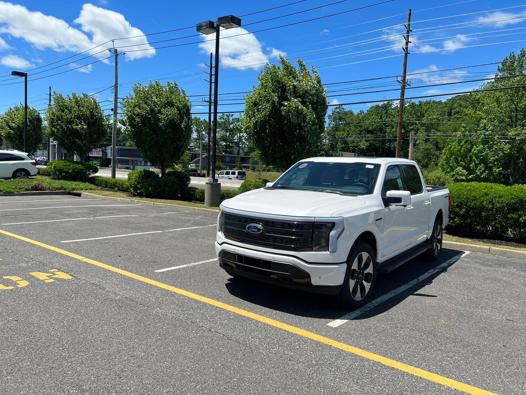 Ford F-150 Lightning STAR WHITE F-150 Lightning Photos & Club 287455511_137550792267160_7077059066832144599_n