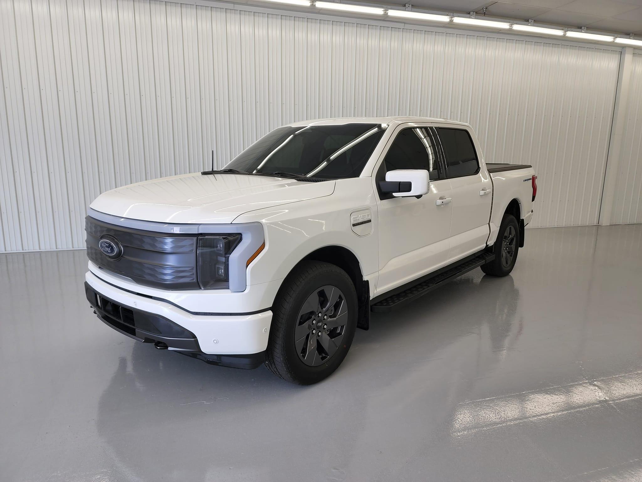 Ford F-150 Lightning Star White Lightning With Tint 289351394_10224523804176973_2675711922883165289_n (1)