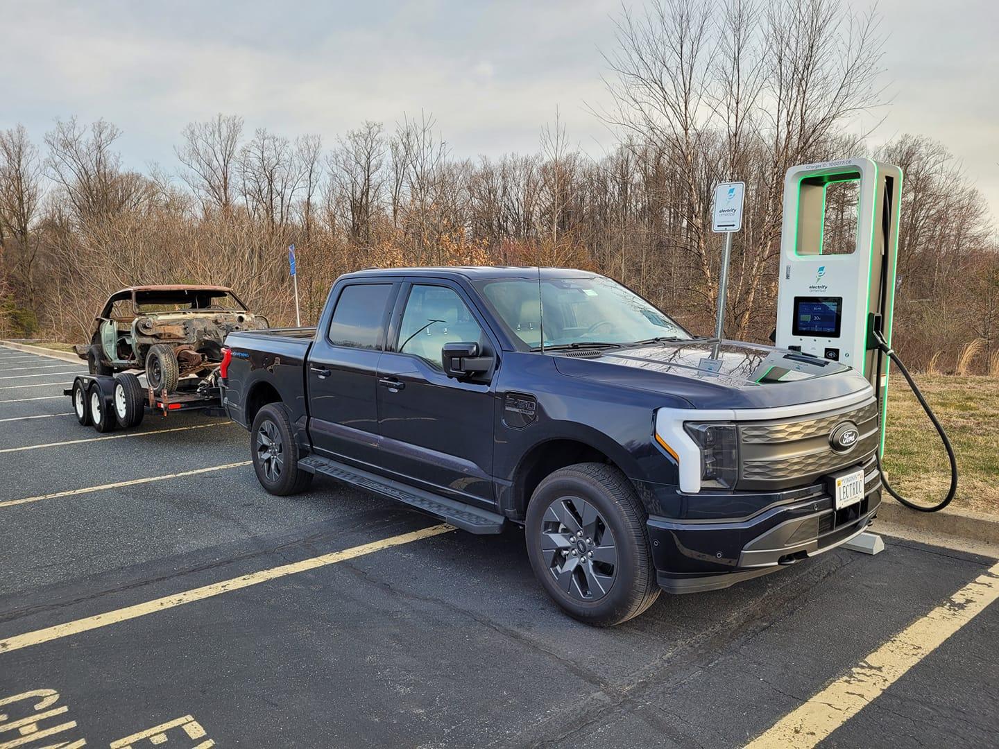 Ford F-150 Lightning Pics of Lightning Trucks Doing Truck Things. Got Any? 📸 337010445_1382133965957689_7507760886827452205_n