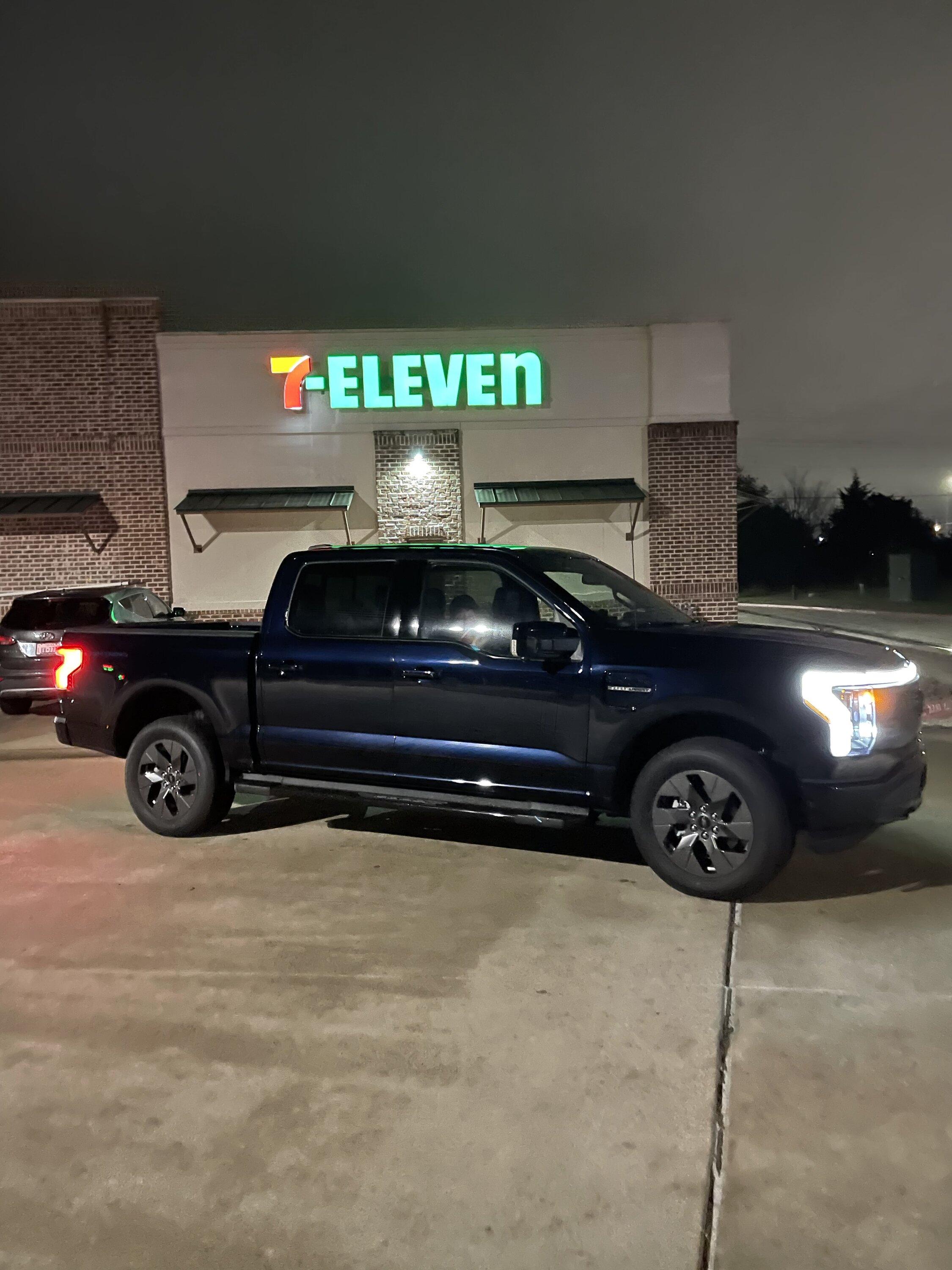 Ford F-150 Lightning ✅ 7/11/22 Lightning Build Week Group 471E8E31-03F6-41C9-AD1A-DE8C53DA120C