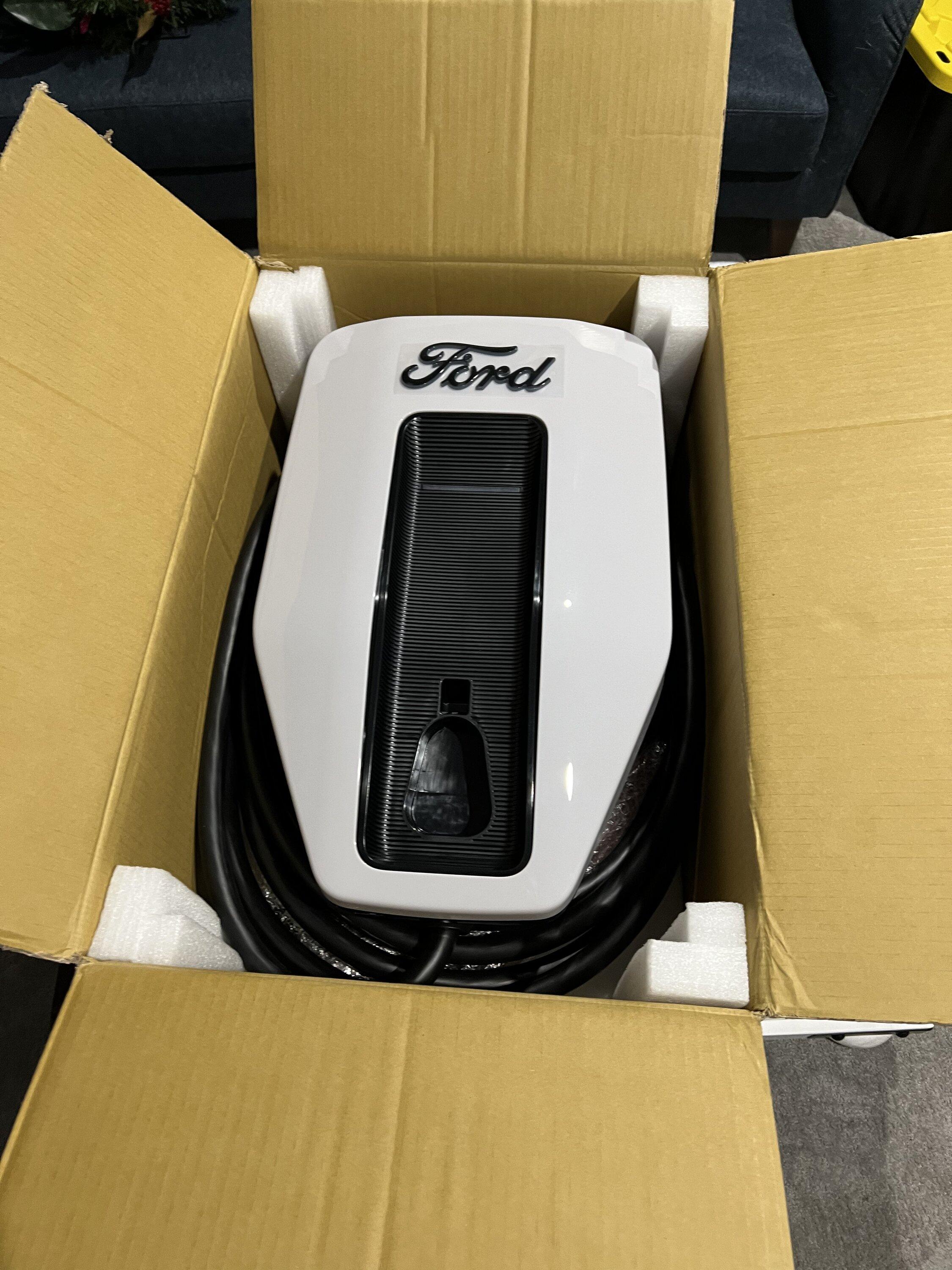 Ford F-150 Lightning Tesla mobile charger and minitap plus 80amp charger 4BF3DACE-5116-46C1-B9E8-59630715B012