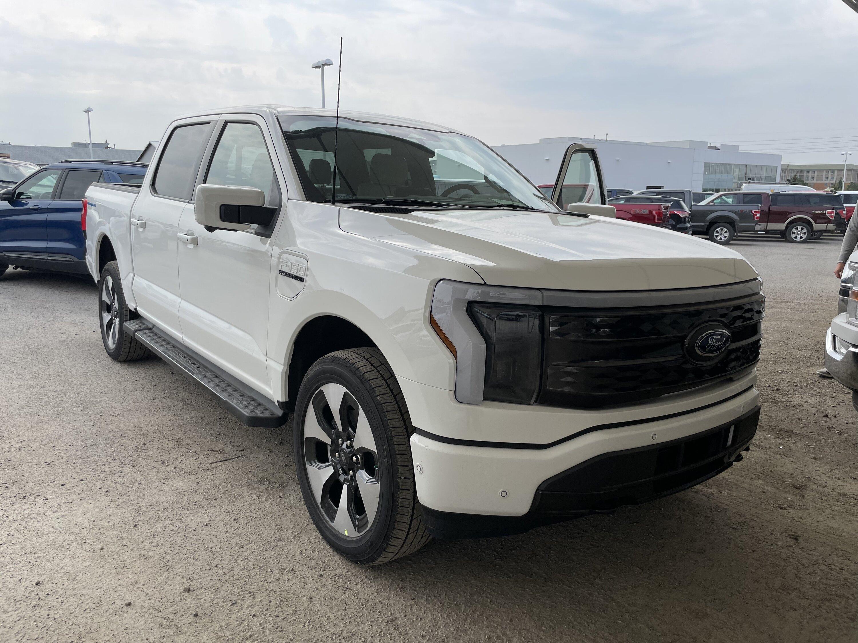 Ford F-150 Lightning ✅ 8/1 Lightning Build Week Group 61F504A5-3FFA-45BF-971A-B0B753302385