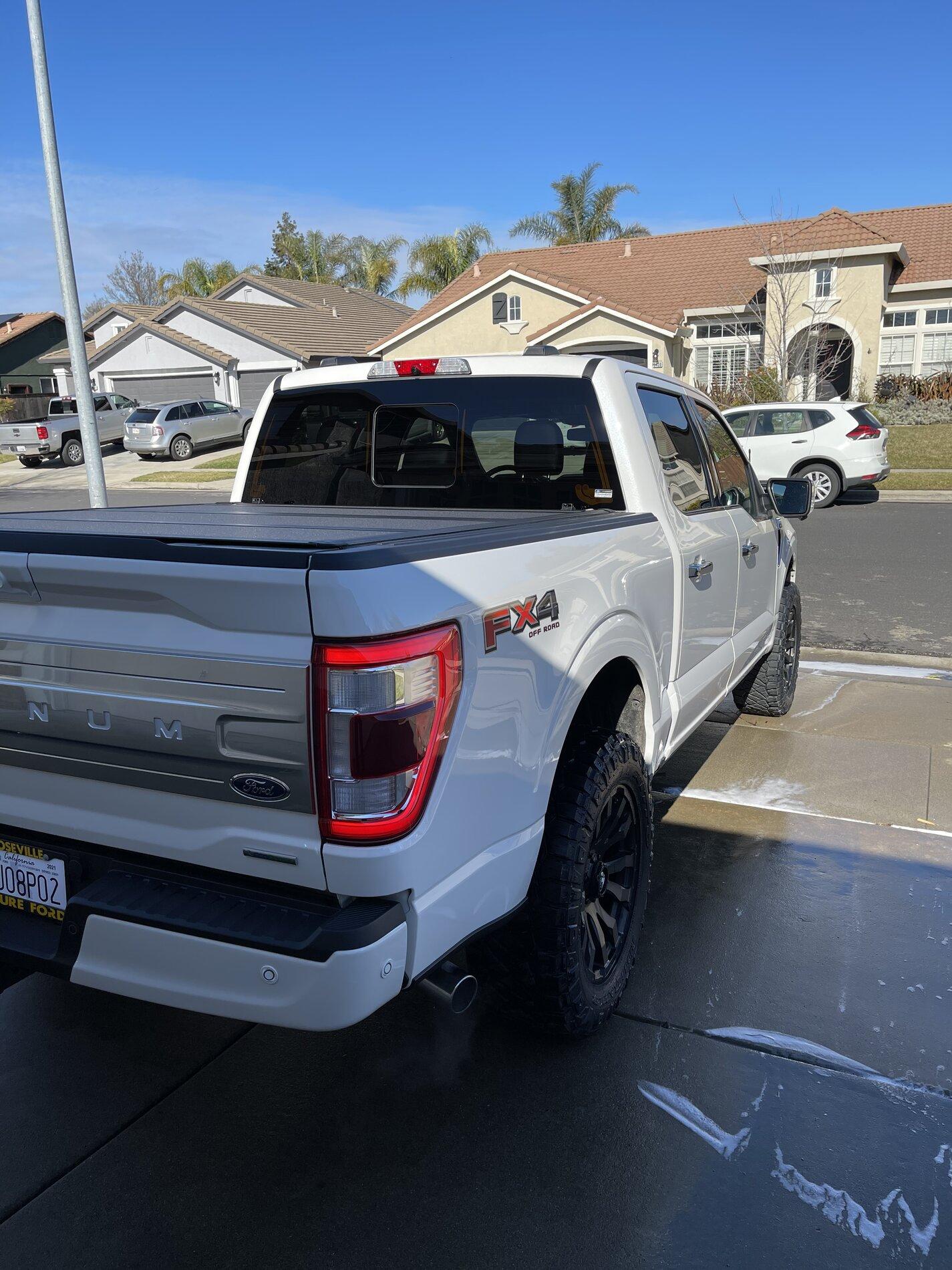 Ford F-150 Lightning 2021 F-150 Platinum Star White 6F40FE73-B162-4B6F-9BED-C45FC9FE0E1A