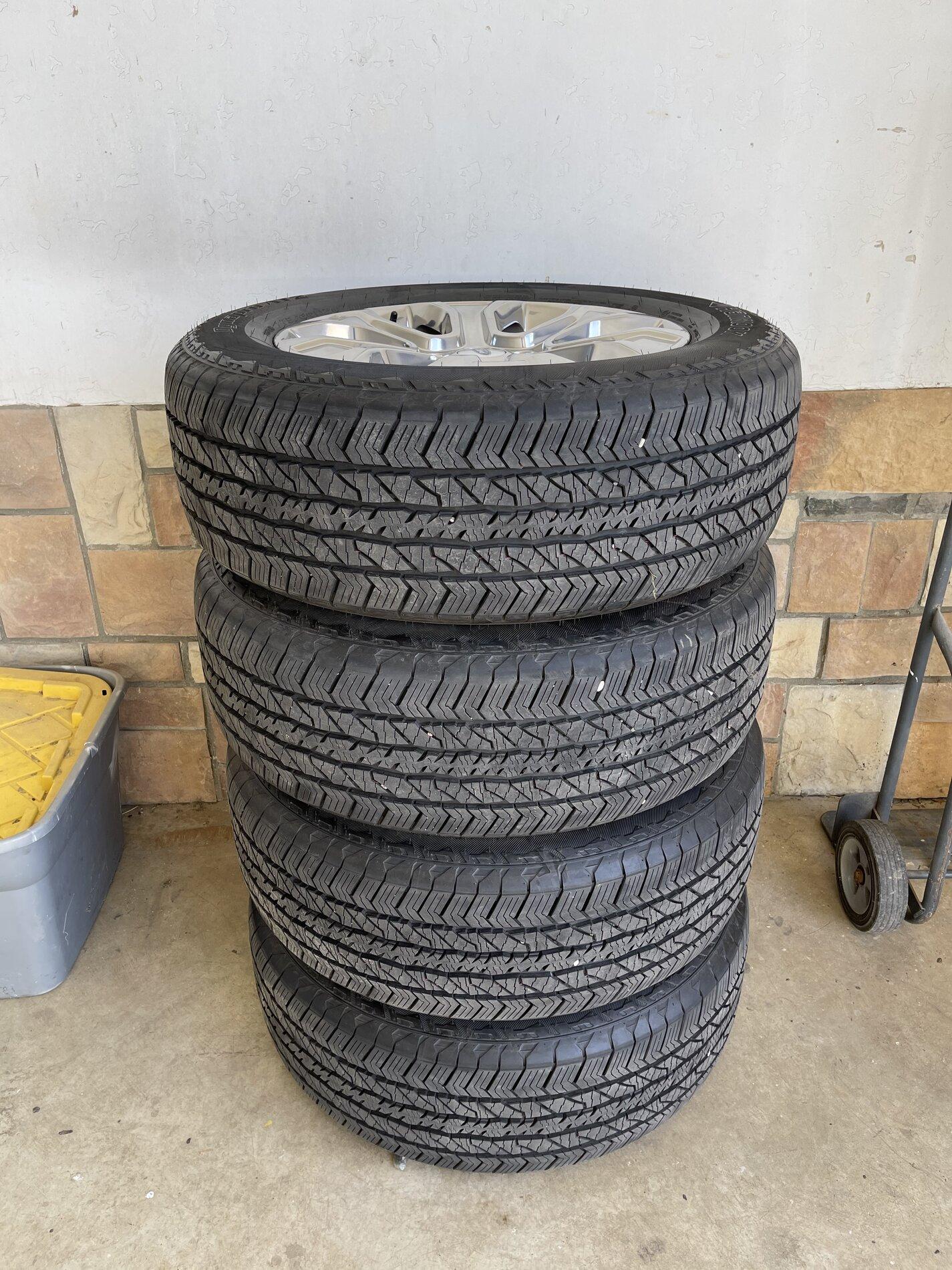 Ford F-150 Lightning 21’ Platinum Wheels and Tires 7069B4C8-10E7-41ED-A547-422257E91C42