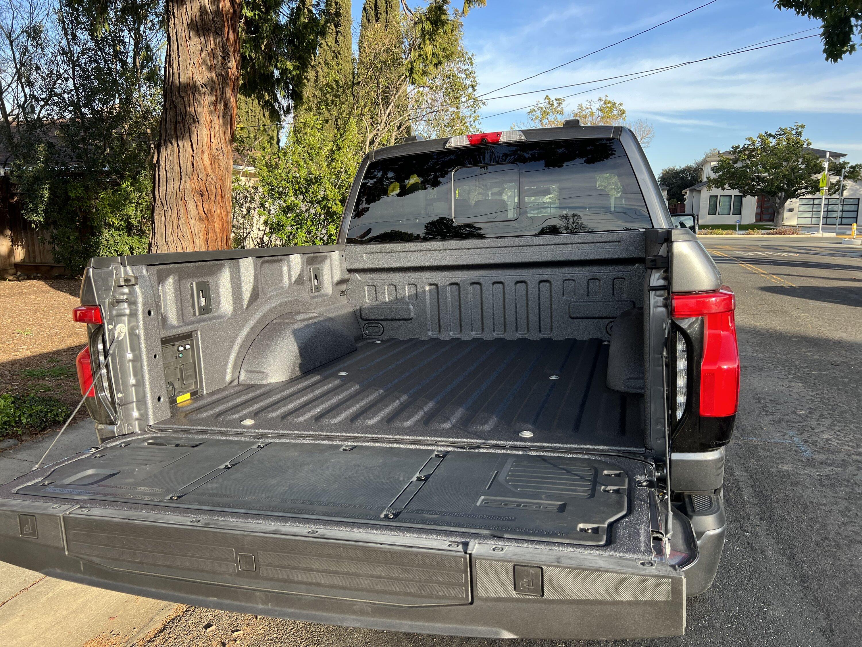 Ford F-150 Lightning Line X Spray Bedliner Color Match to Carbonized Gray 72278447-6C3A-48F9-8A08-E1C59DFBAD83