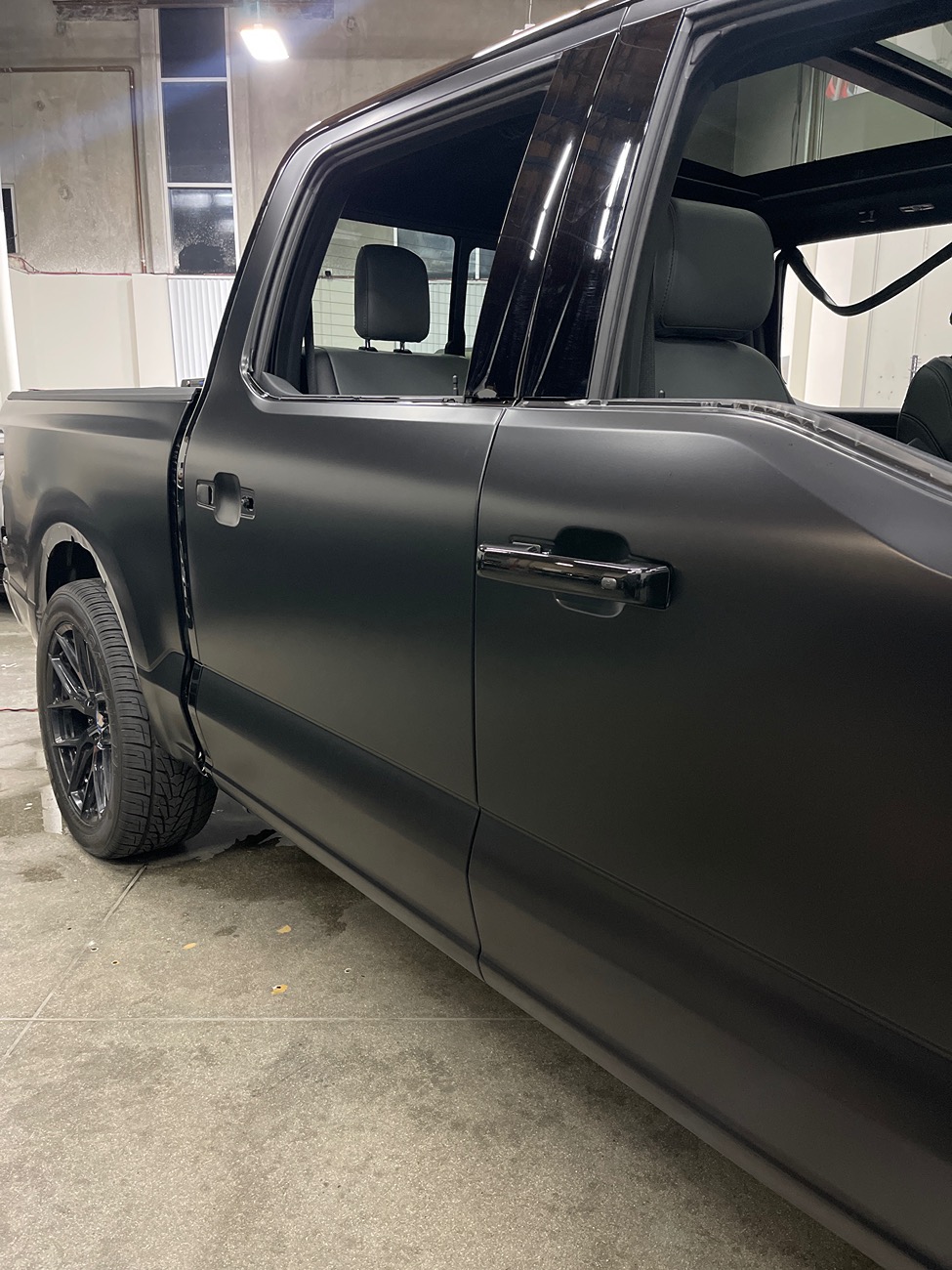 Ford F-150 Lightning 2025 Lightning Lariat Build 77691895126__83308B45-EAC4-4F65-A86D-61C5183A9B2D