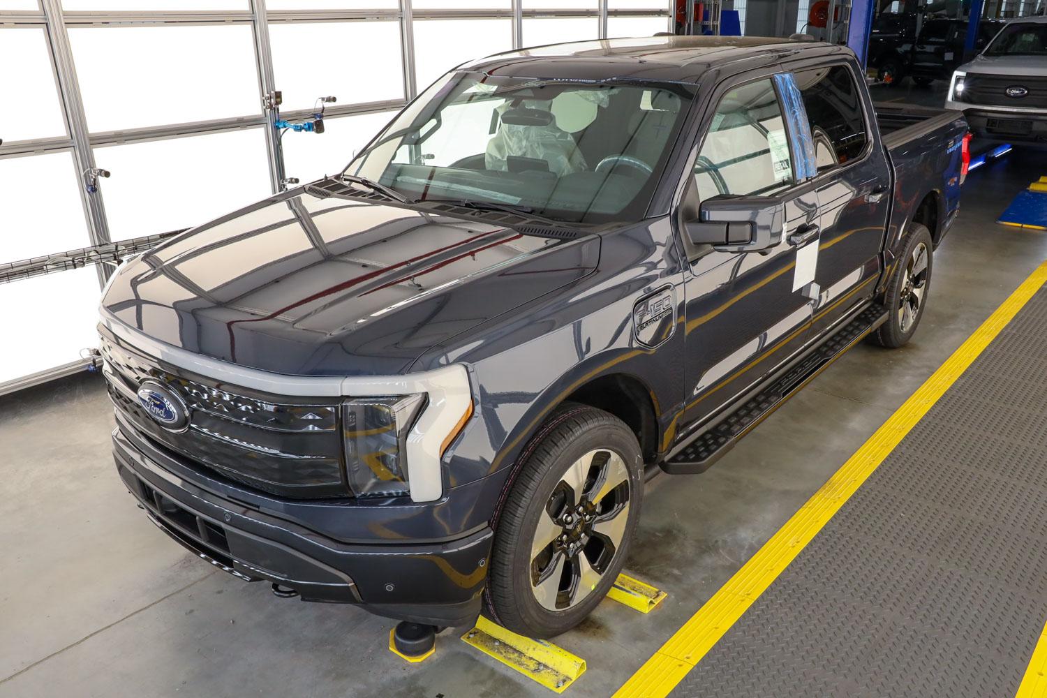 Ford F-150 Lightning ✅ 5/2 Lightning Build Week Group 8205C2D2-C824-4F4A-82E4-486670620A24