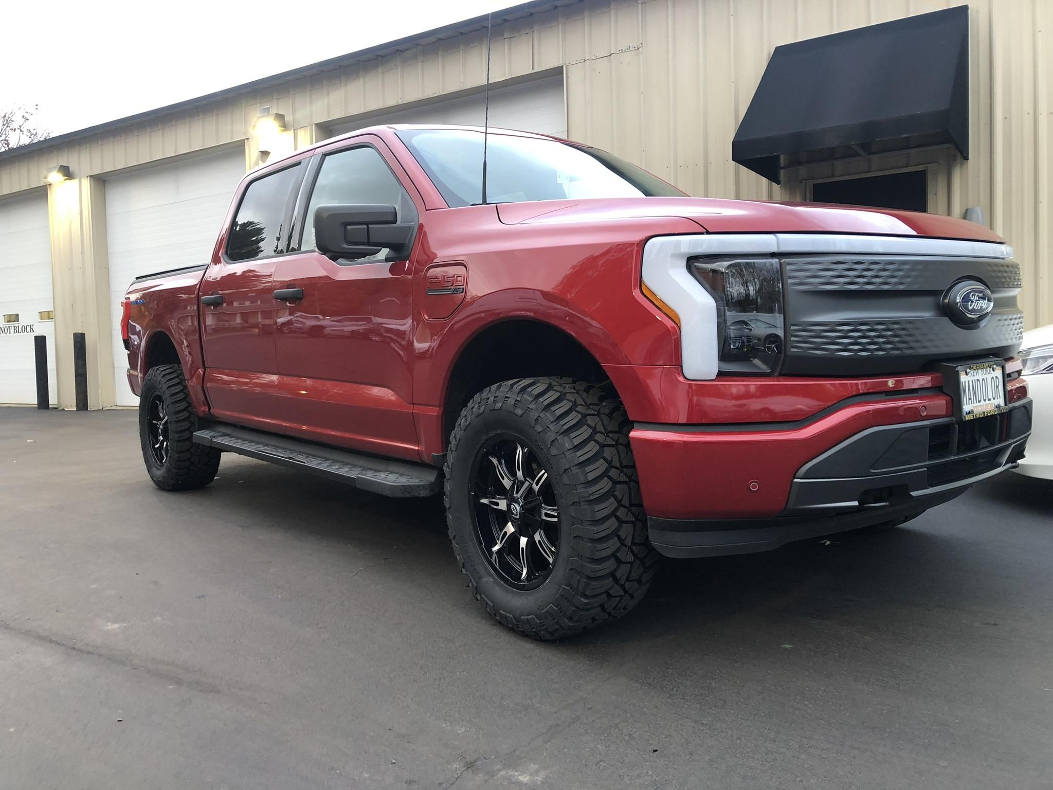 Ford F-150 Lightning Modded w/ level kit, new wheels, 33" Grappler tires 8569E0A5-4A58-42DE-9EC4-55A00190E520