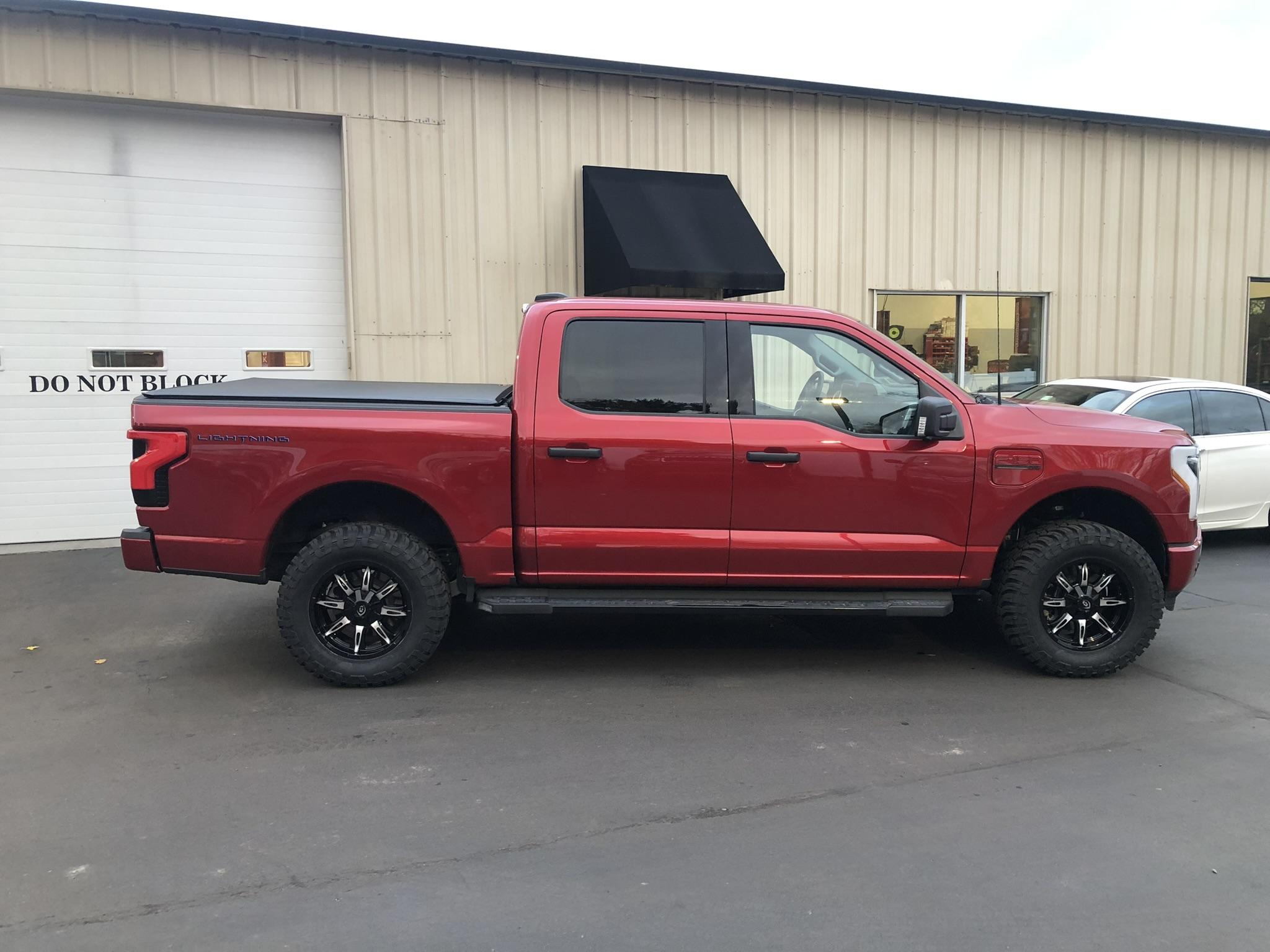 Ford F-150 Lightning Modded w/ level kit, new wheels, 33" Grappler tires 8D01A679-869F-4768-9601-908AACCBE8A5