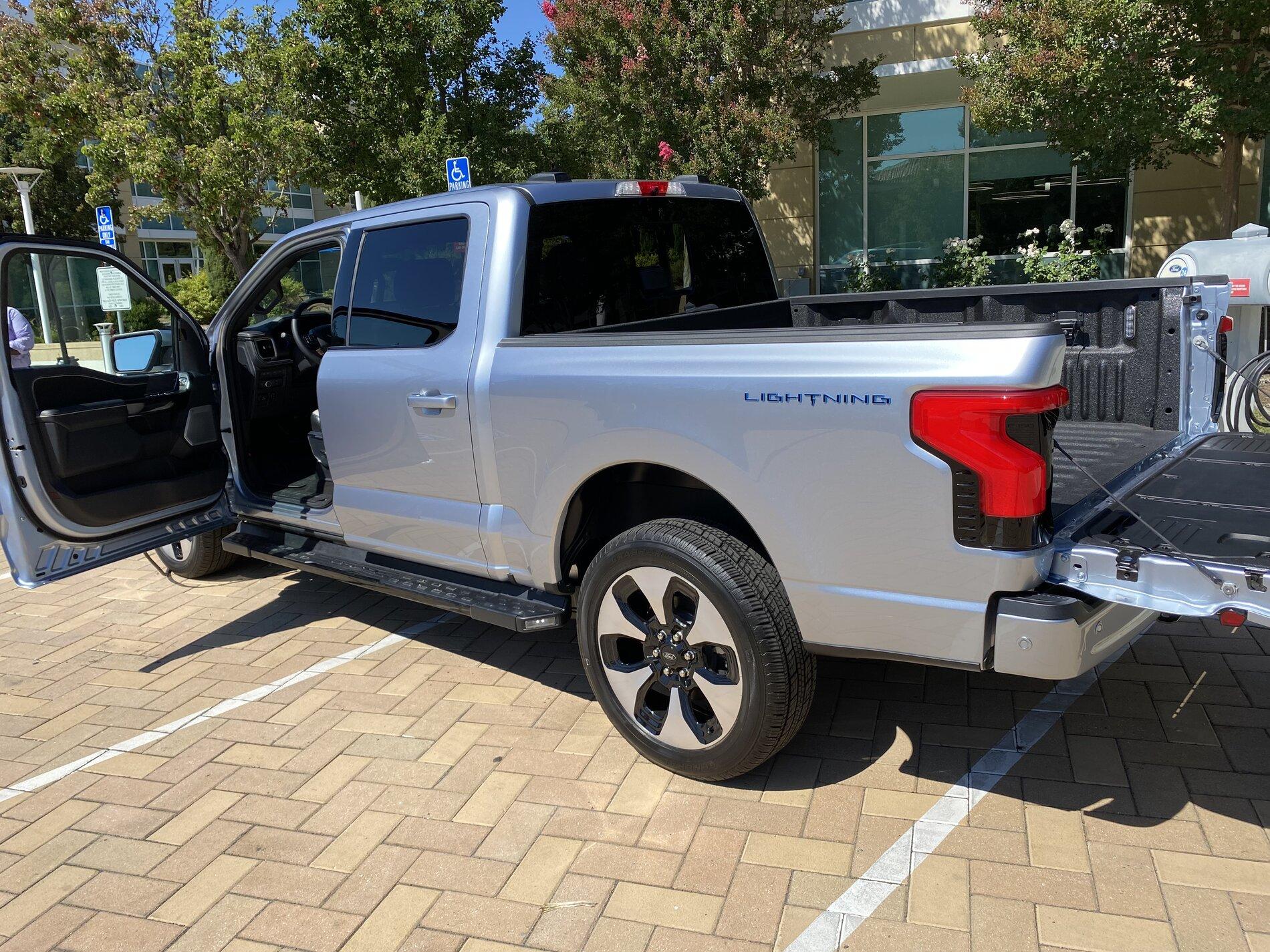 Ford F-150 Lightning Answers & Info From F-150 Lightning Event. 300 mile range with 1000 lbs payload confirmed a6ecd708-e5fc-4523-952e-0eb4885dc536-jpe