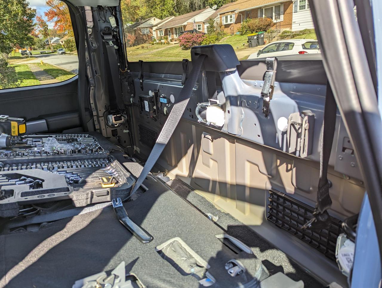 Ford F-150 Lightning Sounds Good Stereo Upgrade - Base XLT system AaTgwWq