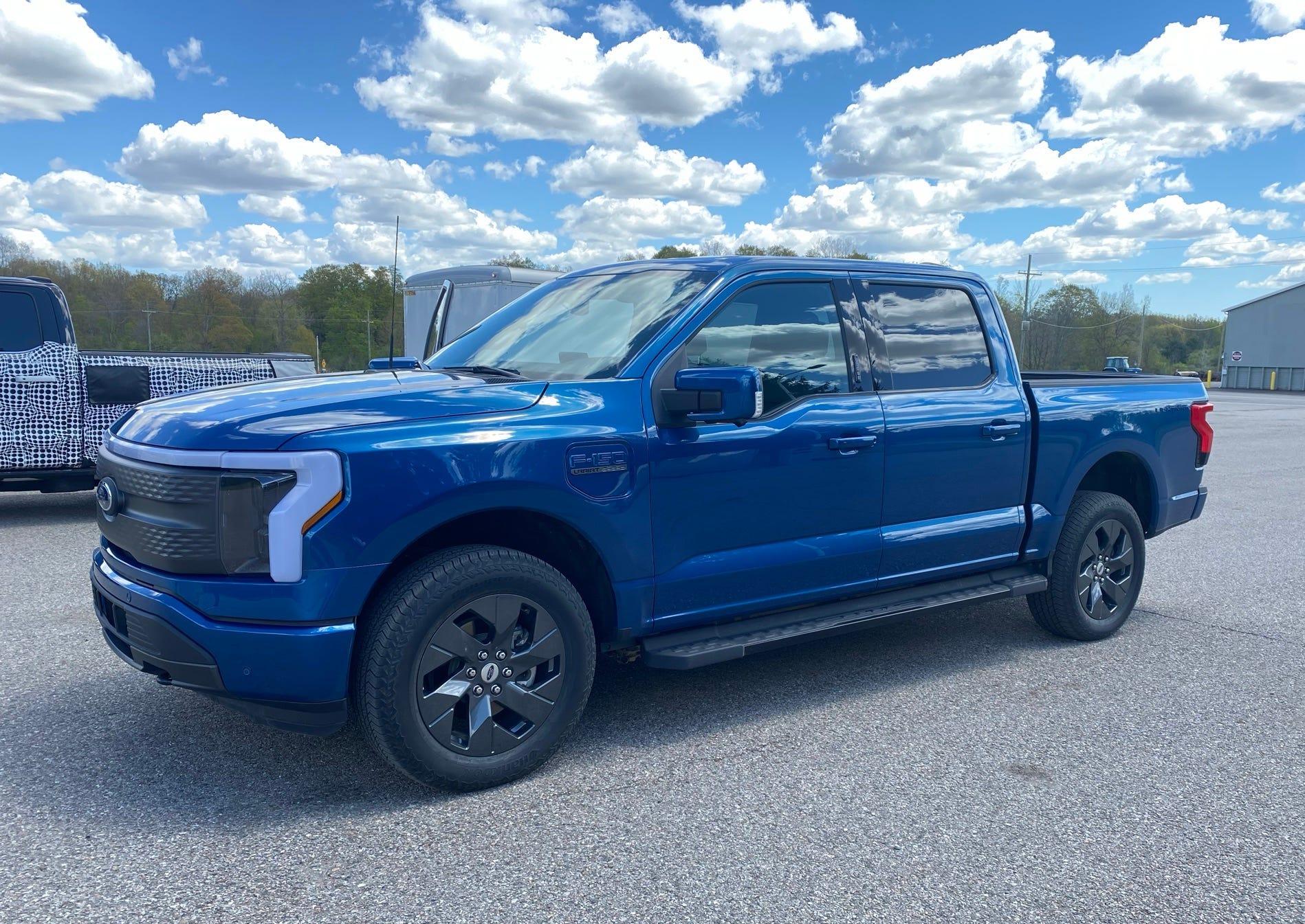 Ford F-150 Lightning ATLAS BLUE F-150 Lightning Photos & Club Atlas Blue F150 Lightning Lariat EV Pickup Photo 1