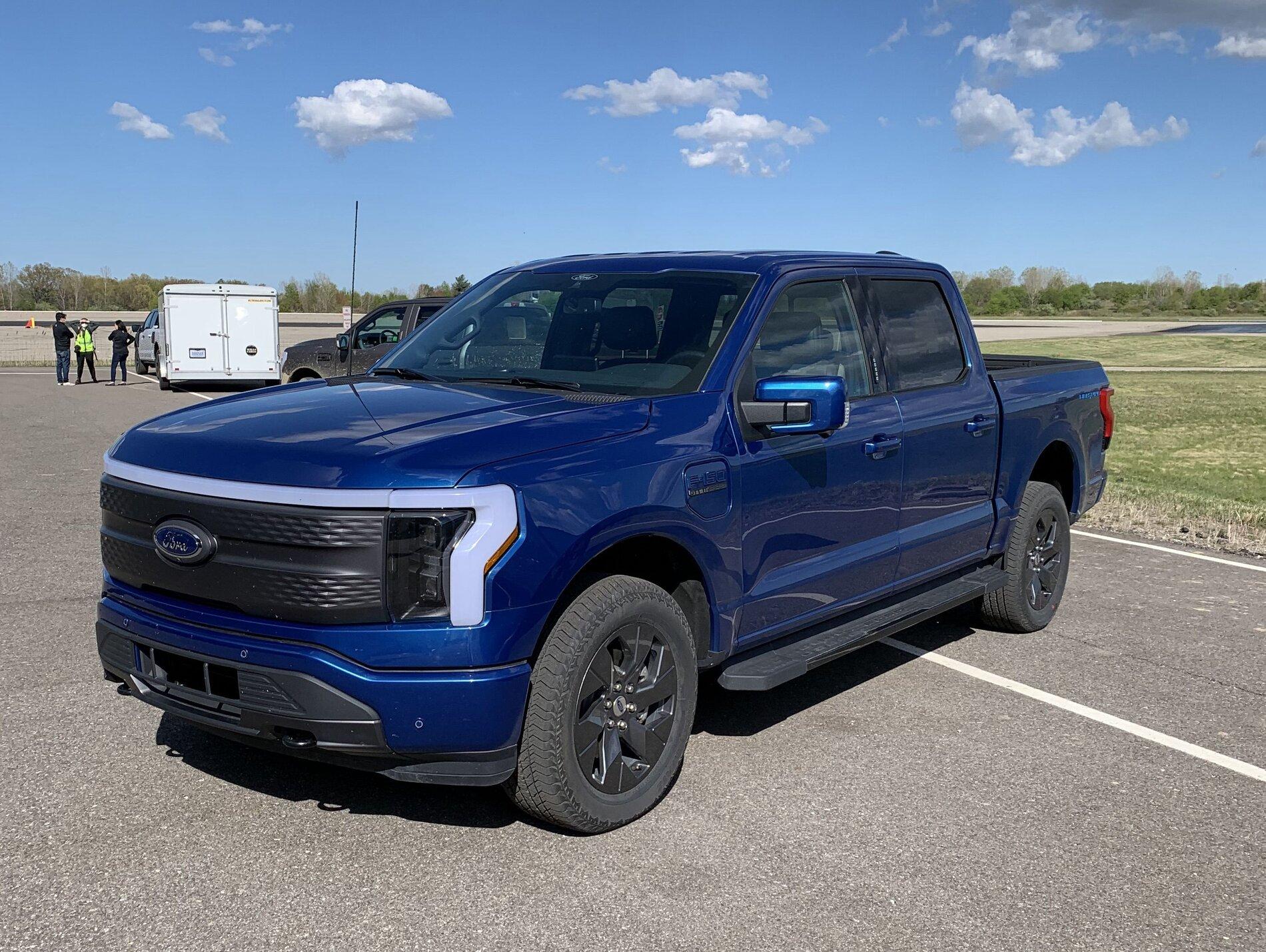 Ford F-150 Lightning ATLAS BLUE F-150 Lightning Photos & Club Atlas Blue F150 Lightning Lariat EV Pickup Photo 4