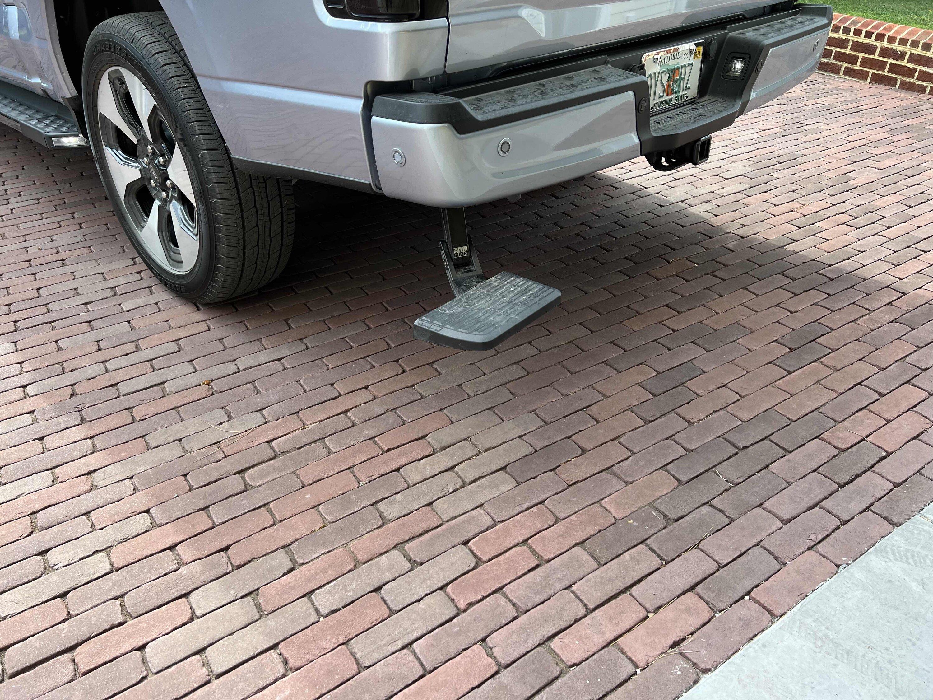 Ford F-150 Lightning 🙋‍♂️ What Did You Do To Your Lightning Today? bumper step open