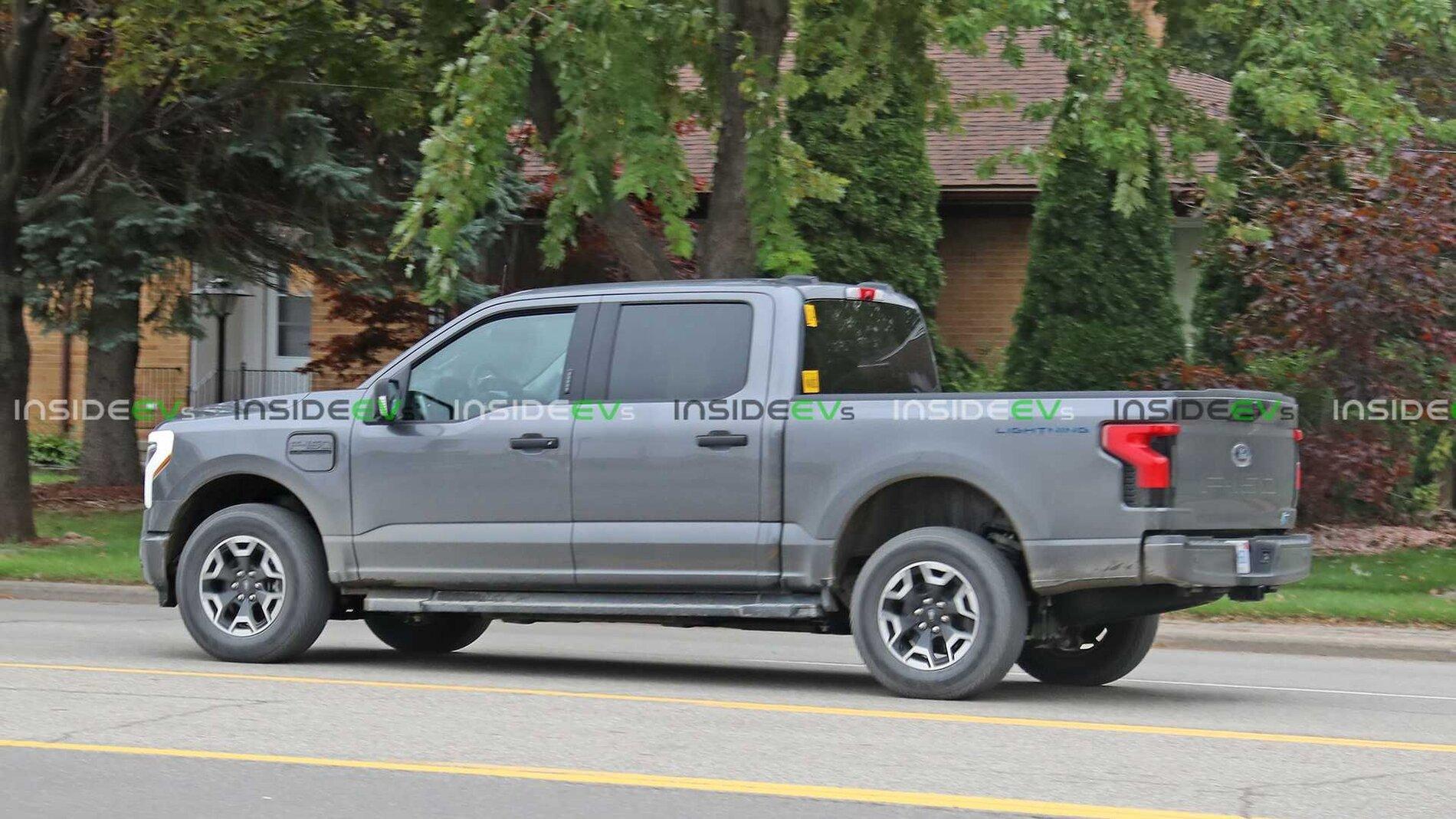 Ford F-150 Lightning CARBONIZED GRAY F-150 Lightning Photos & Club Carbonized Gray F150 Lightning EV 4